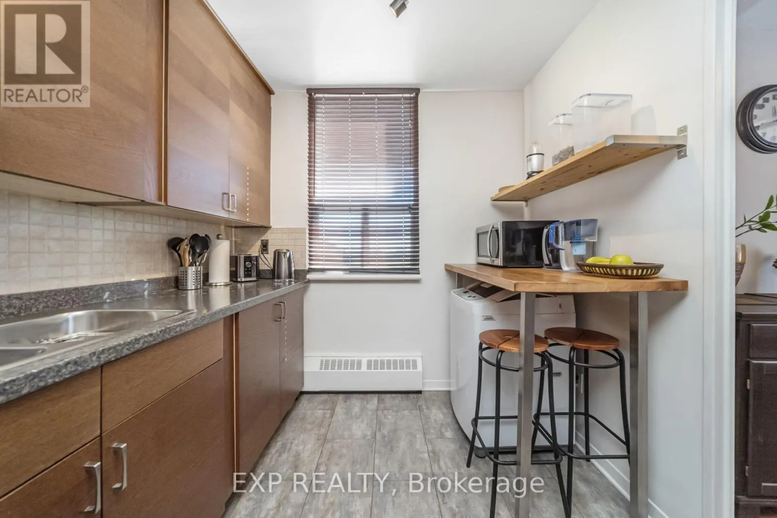 519 - 451 WESTMALL