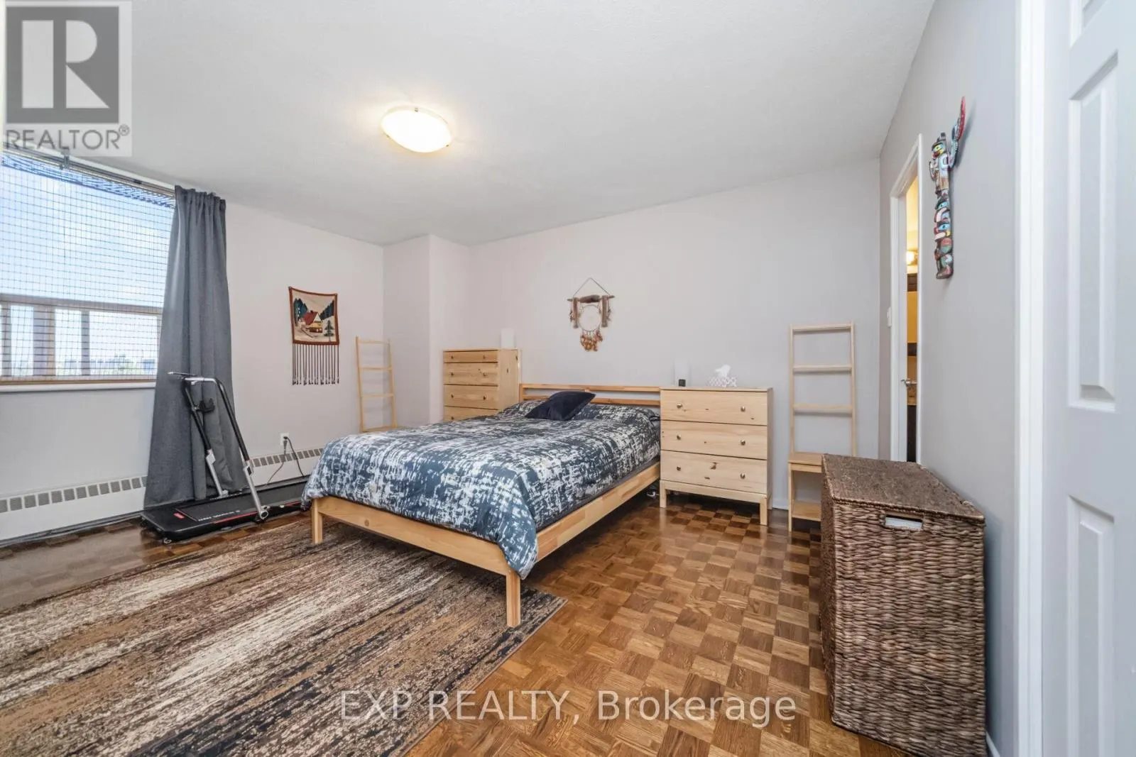519 - 451 WESTMALL