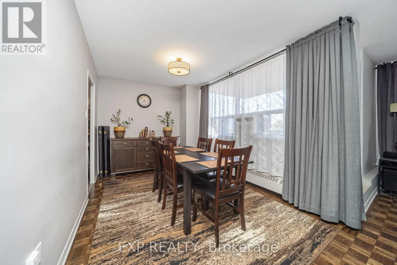 519 - 451 WESTMALL