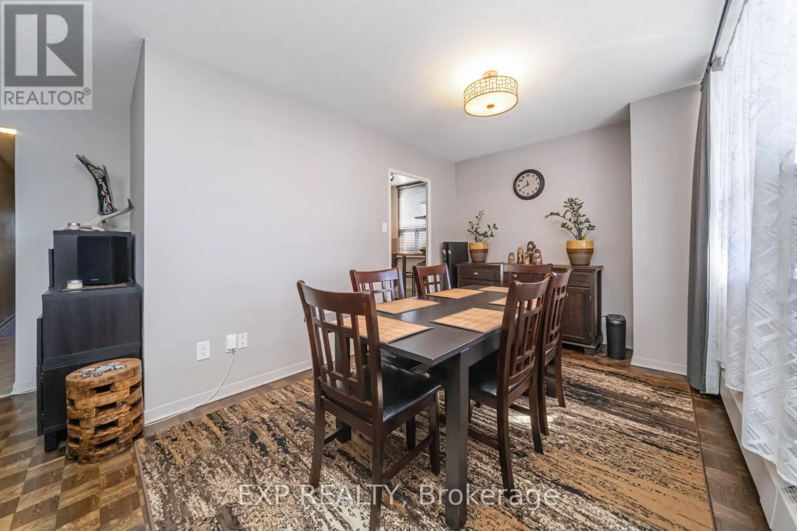 519 - 451 WESTMALL