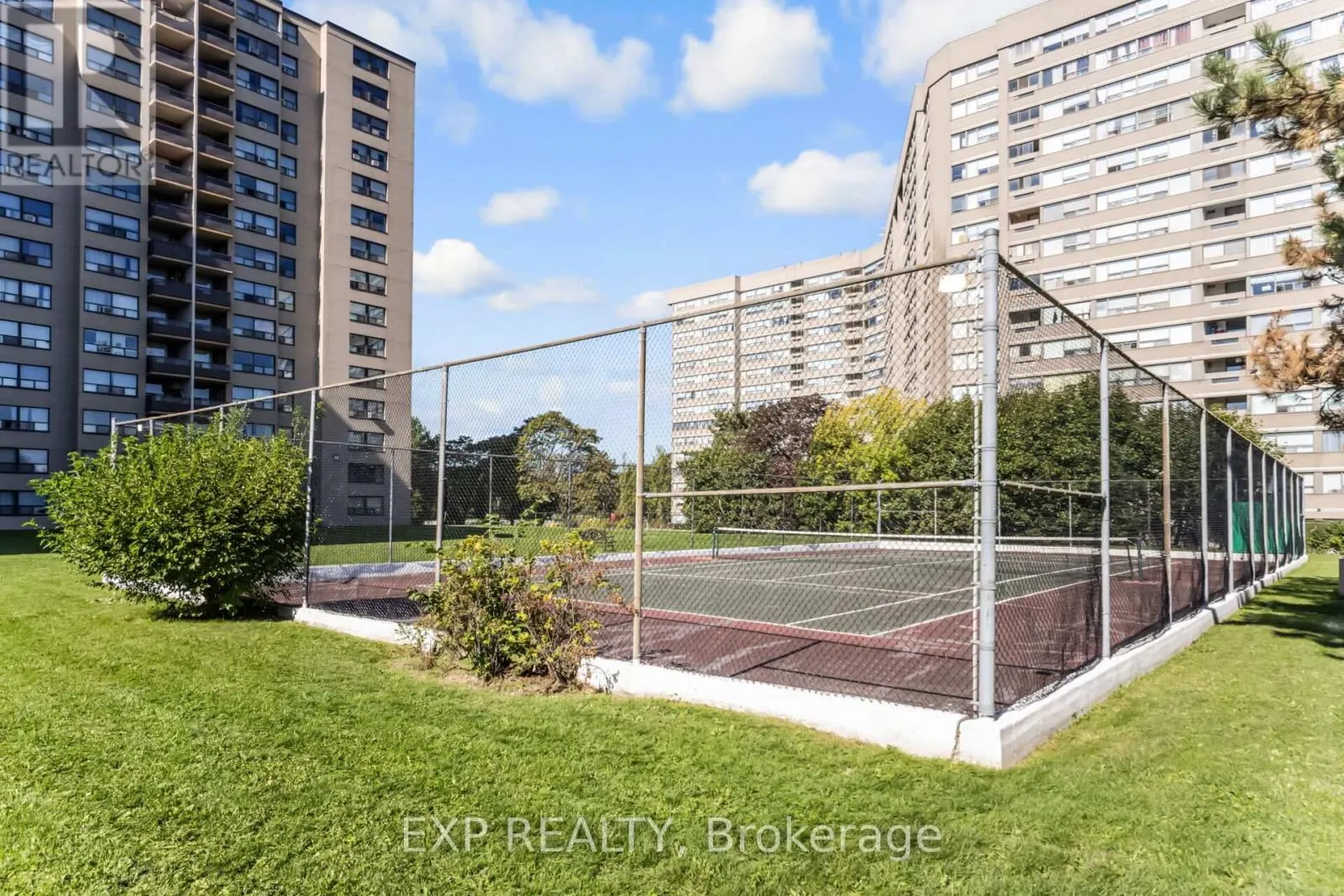 519 - 451 WESTMALL