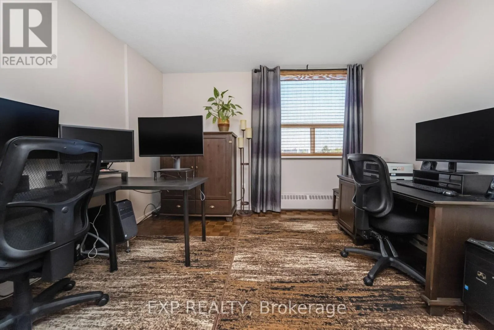 519 - 451 WESTMALL