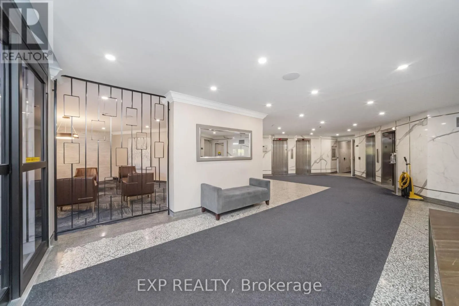519 - 451 WESTMALL