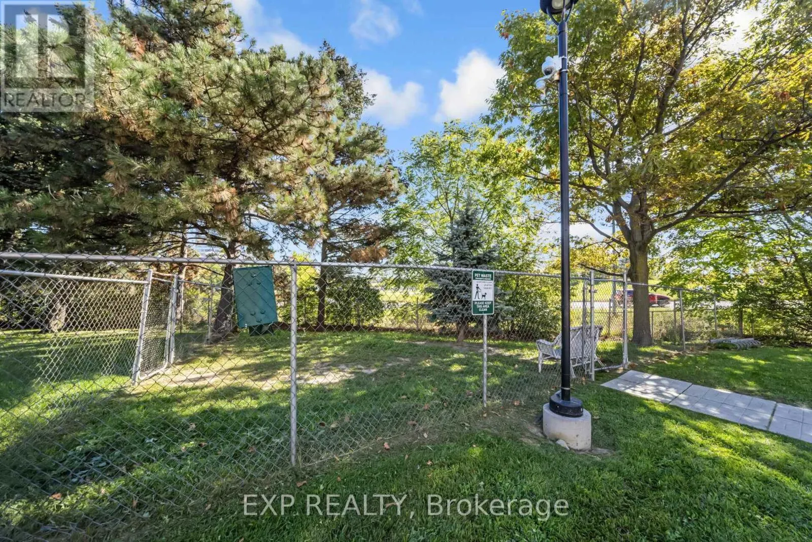 519 - 451 WESTMALL