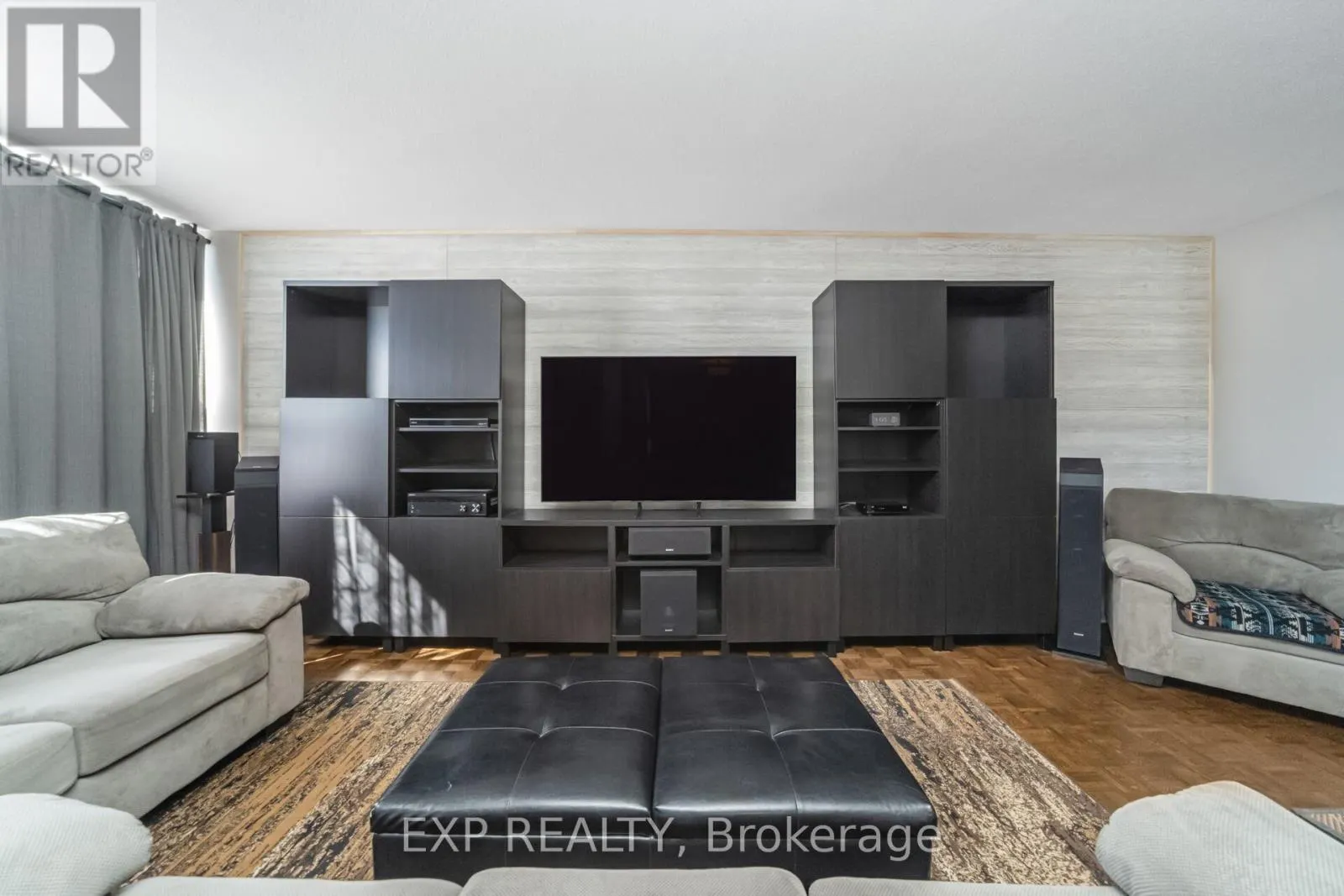 519 - 451 WESTMALL