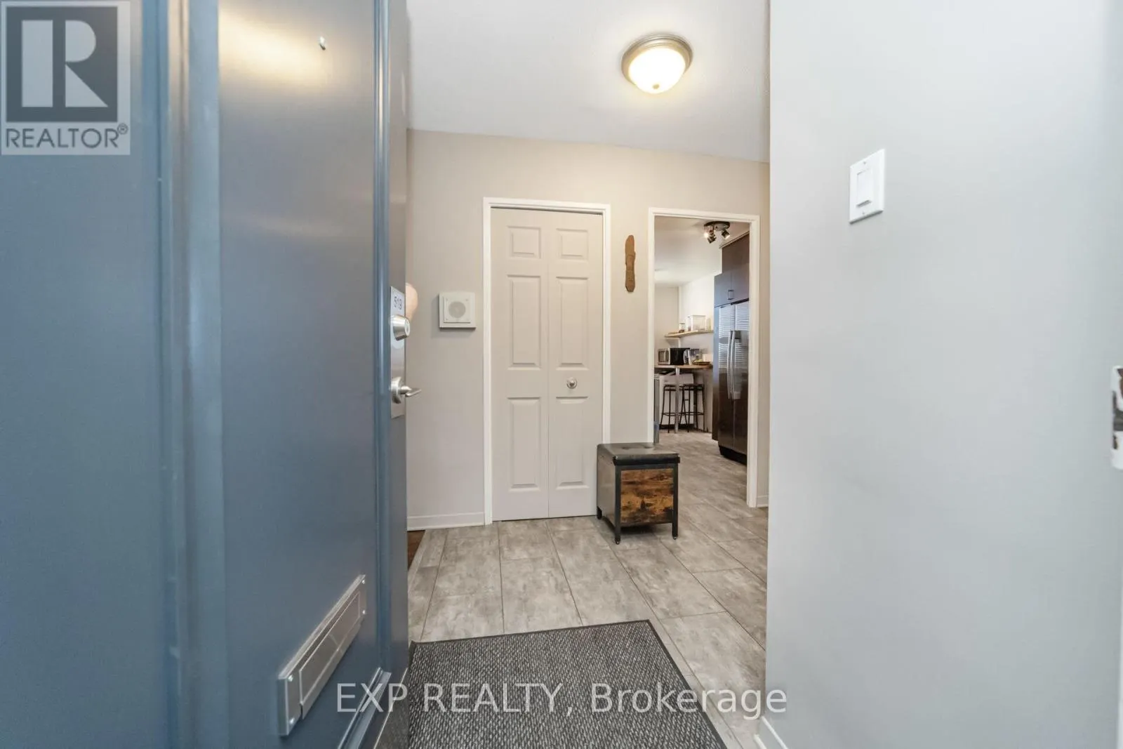 519 - 451 WESTMALL