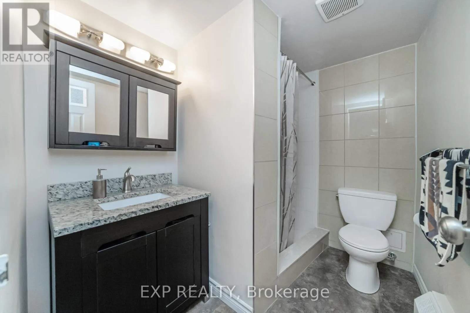 519 - 451 WESTMALL