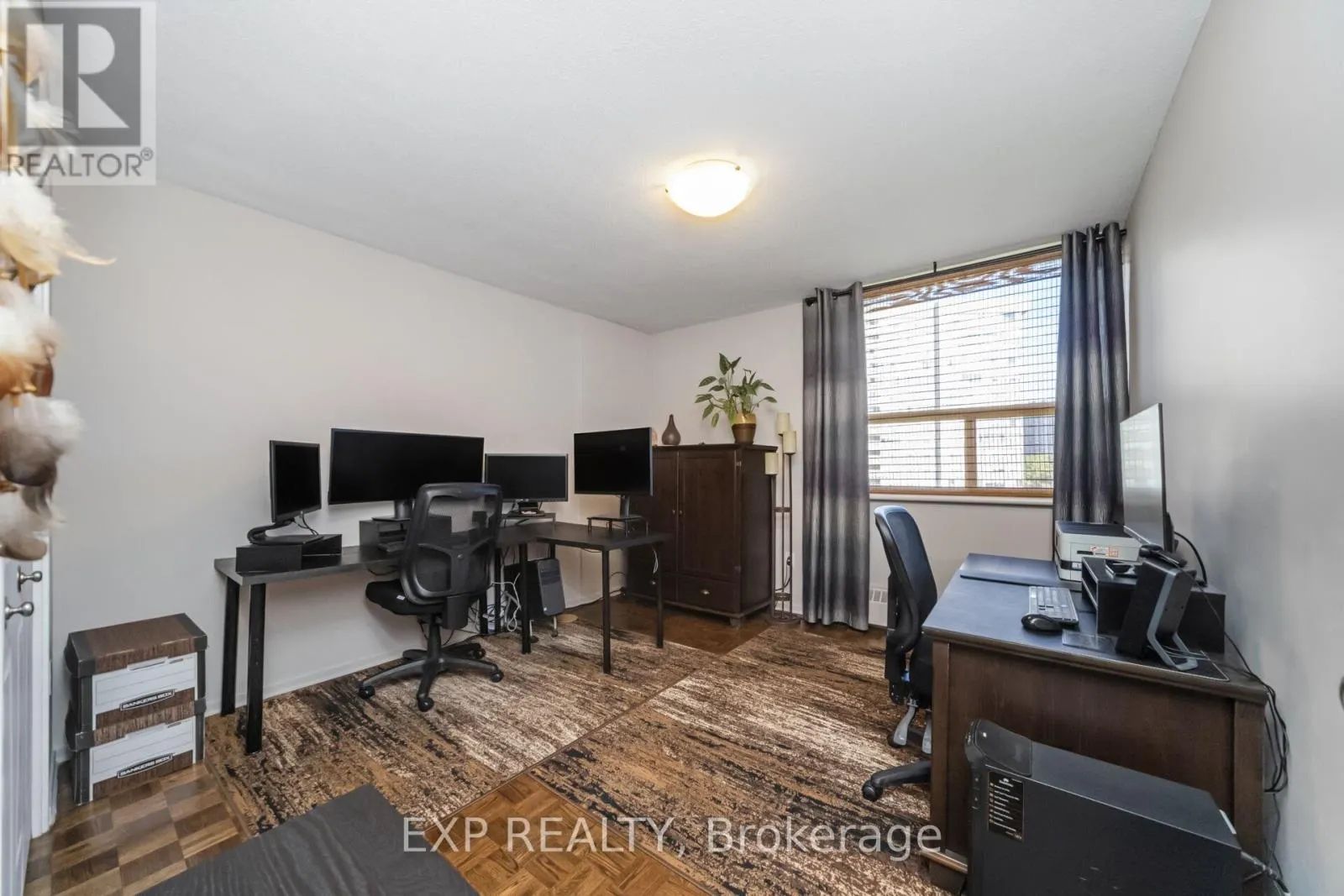 519 - 451 WESTMALL