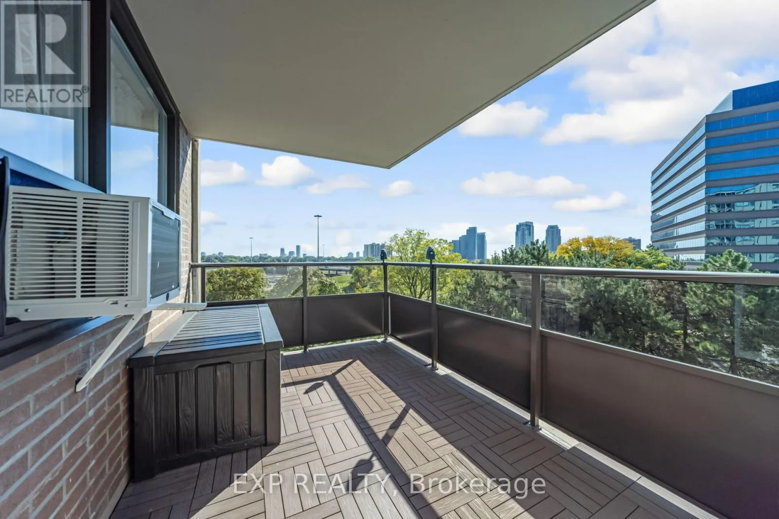 519 - 451 WESTMALL