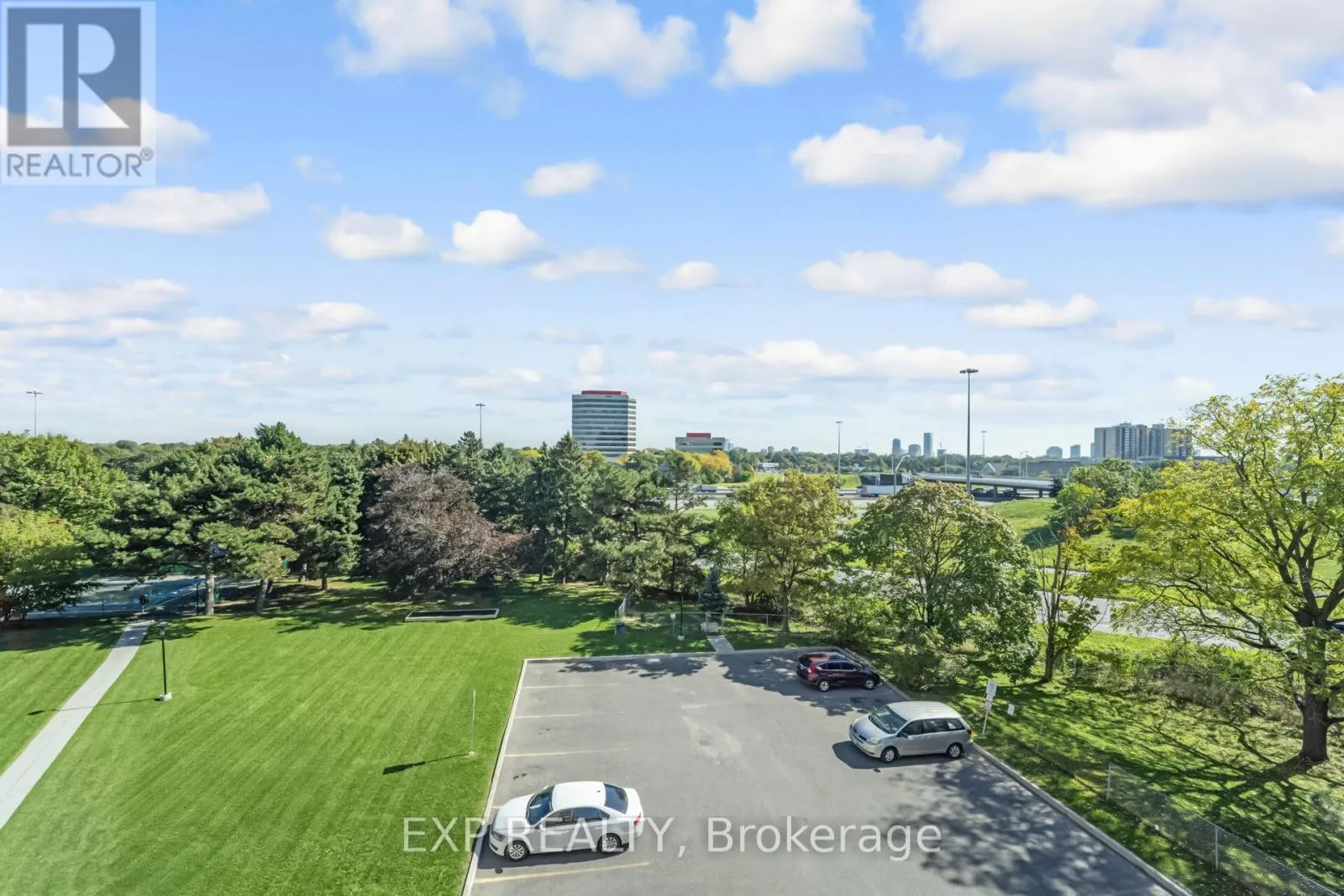 519 - 451 WESTMALL