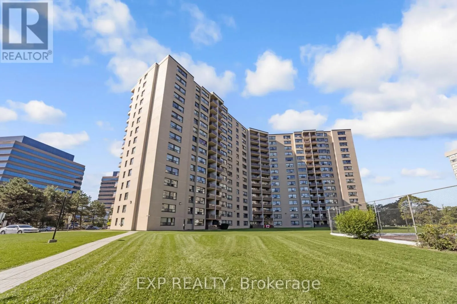 519 - 451 WESTMALL