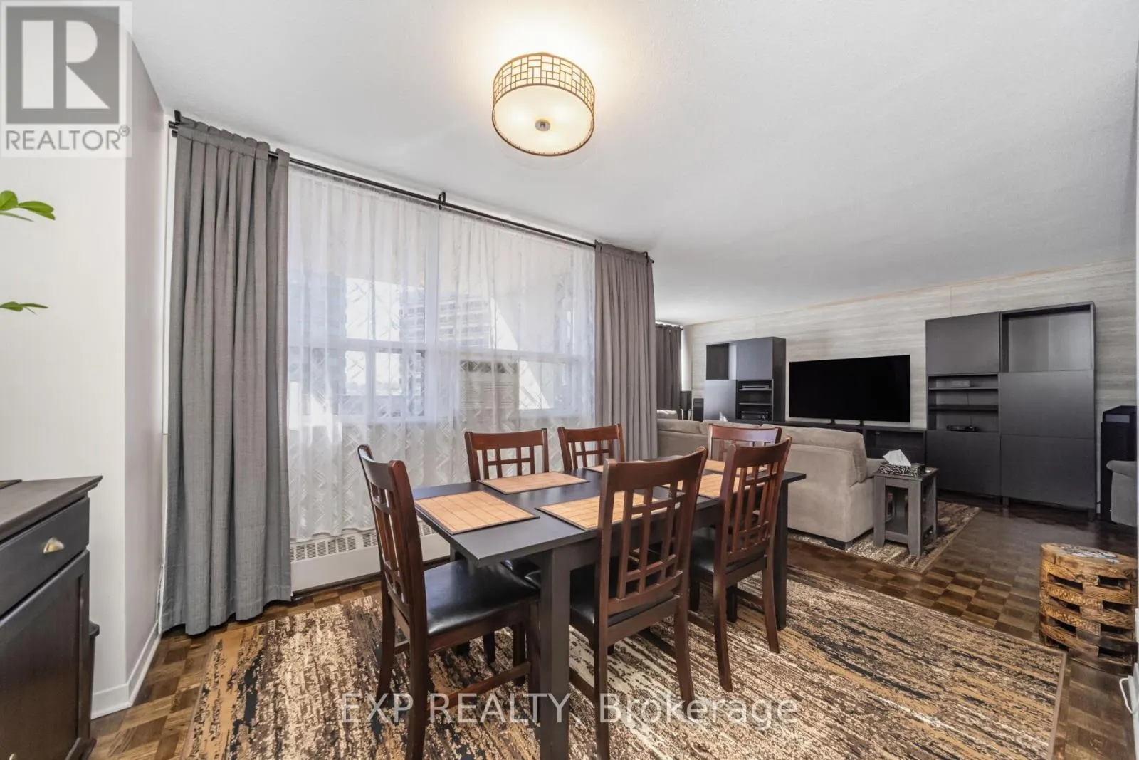 519 - 451 WESTMALL