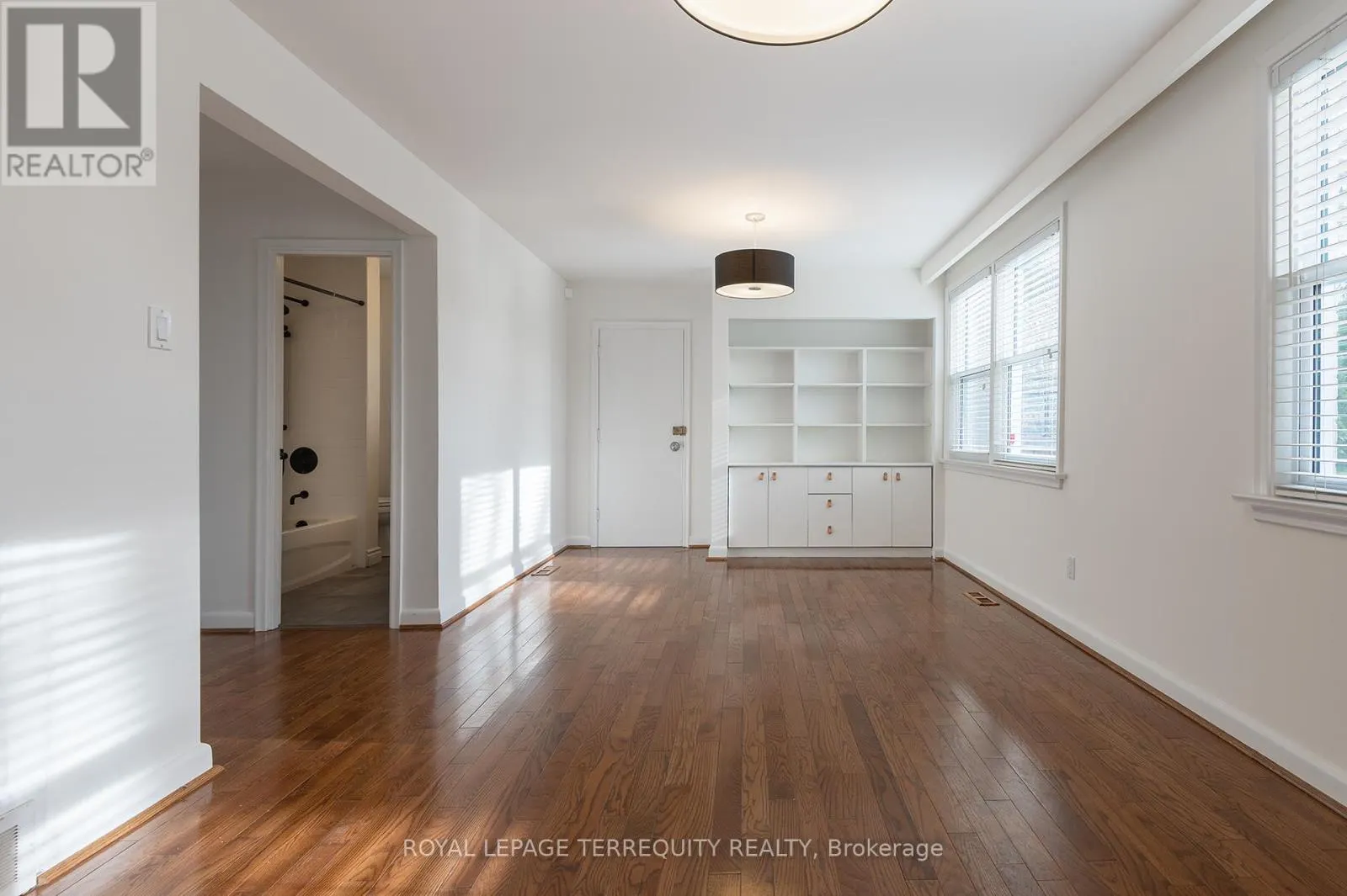 31 RIVERCOVE DRIVE