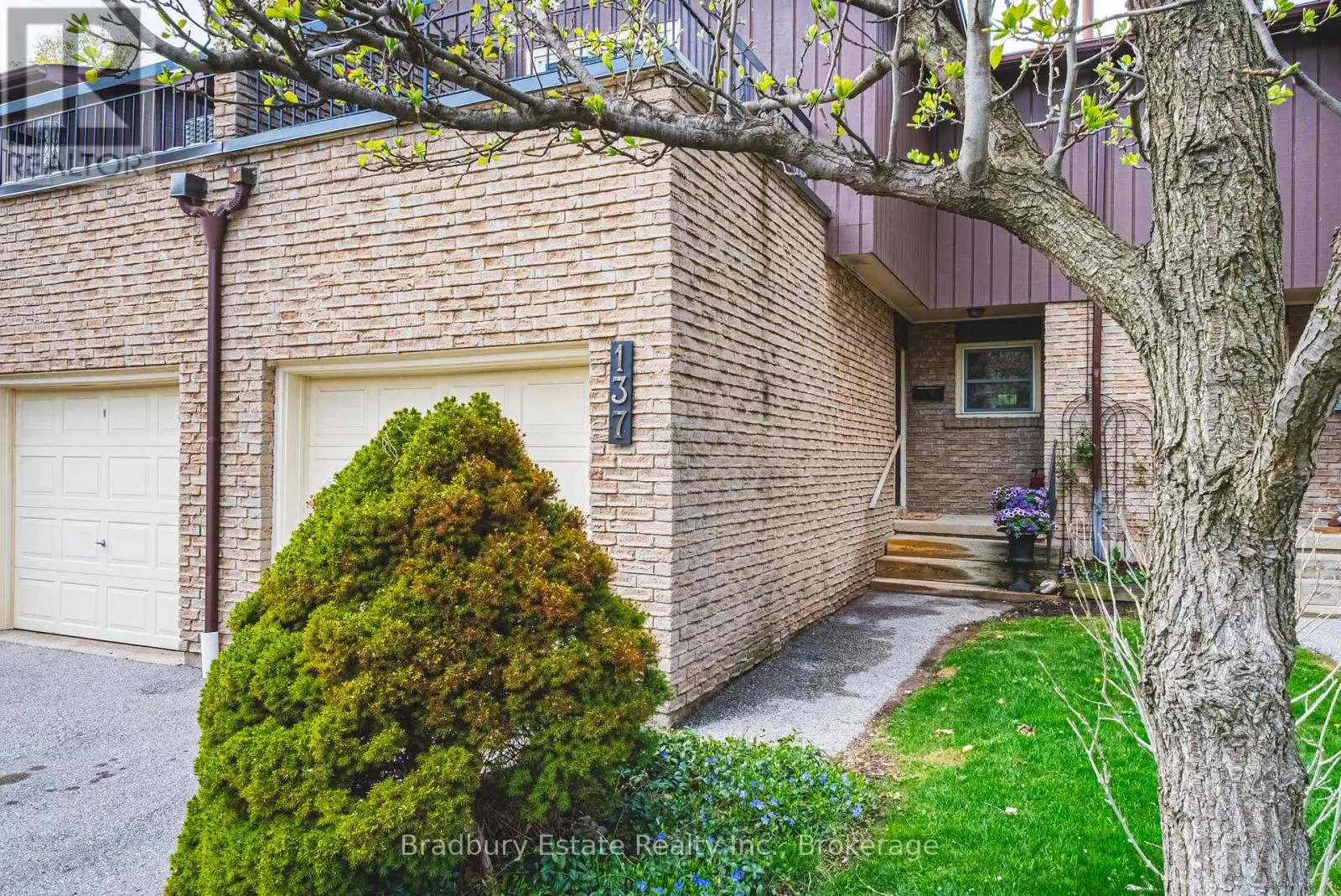 137 - 2301 CAVENDISH DRIVE, #137