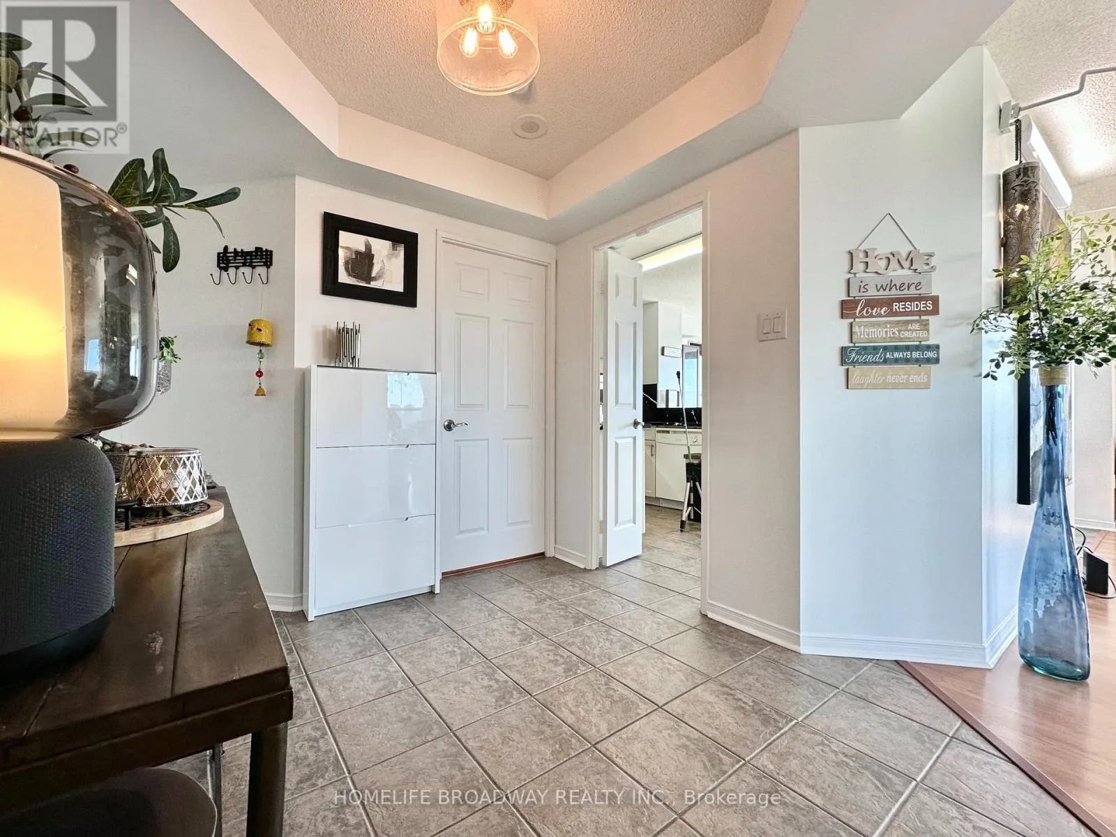 1709 - 2155 BURNHAMTHORPE ROAD W