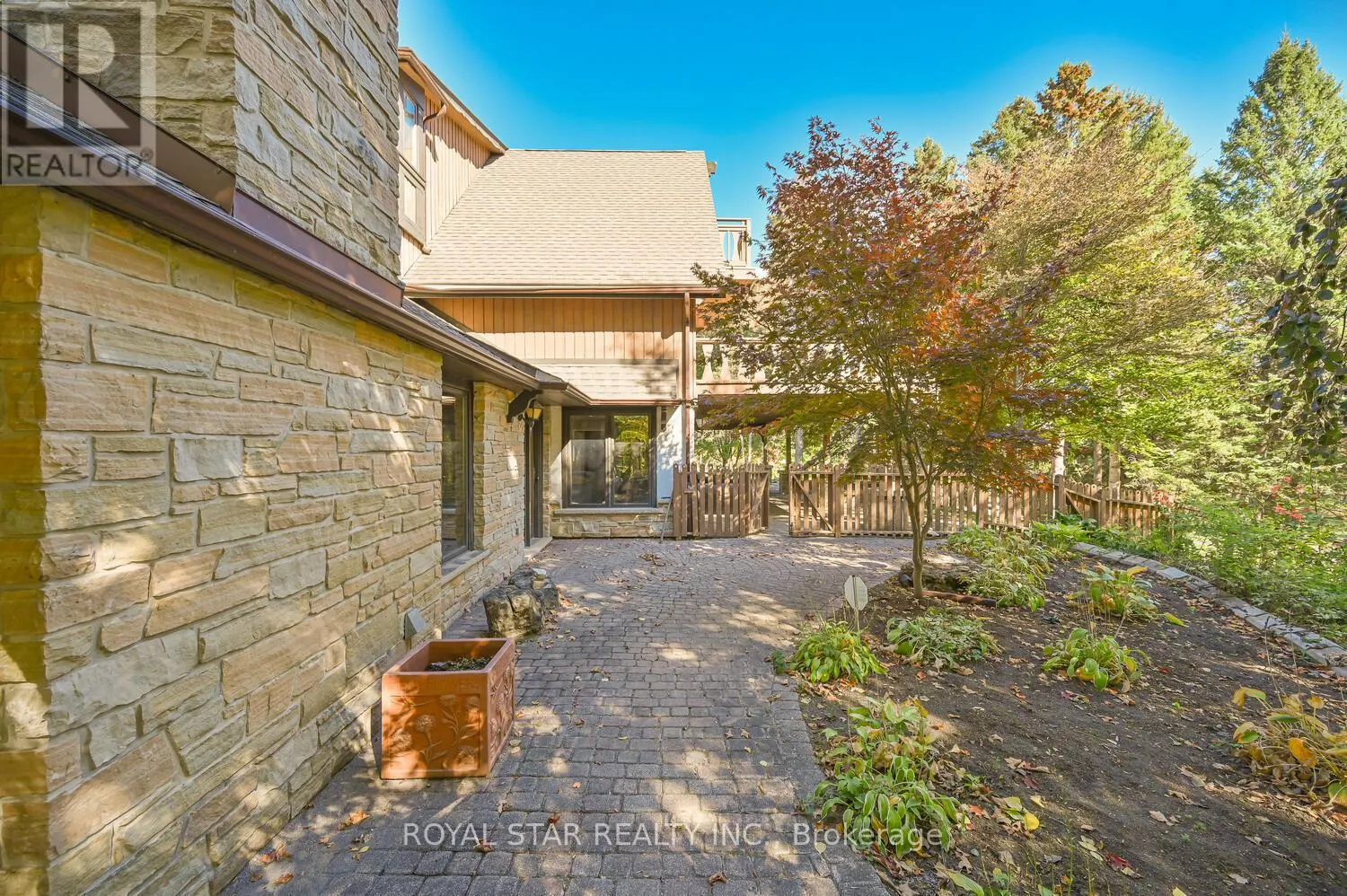 29 CEDAR DRIVE