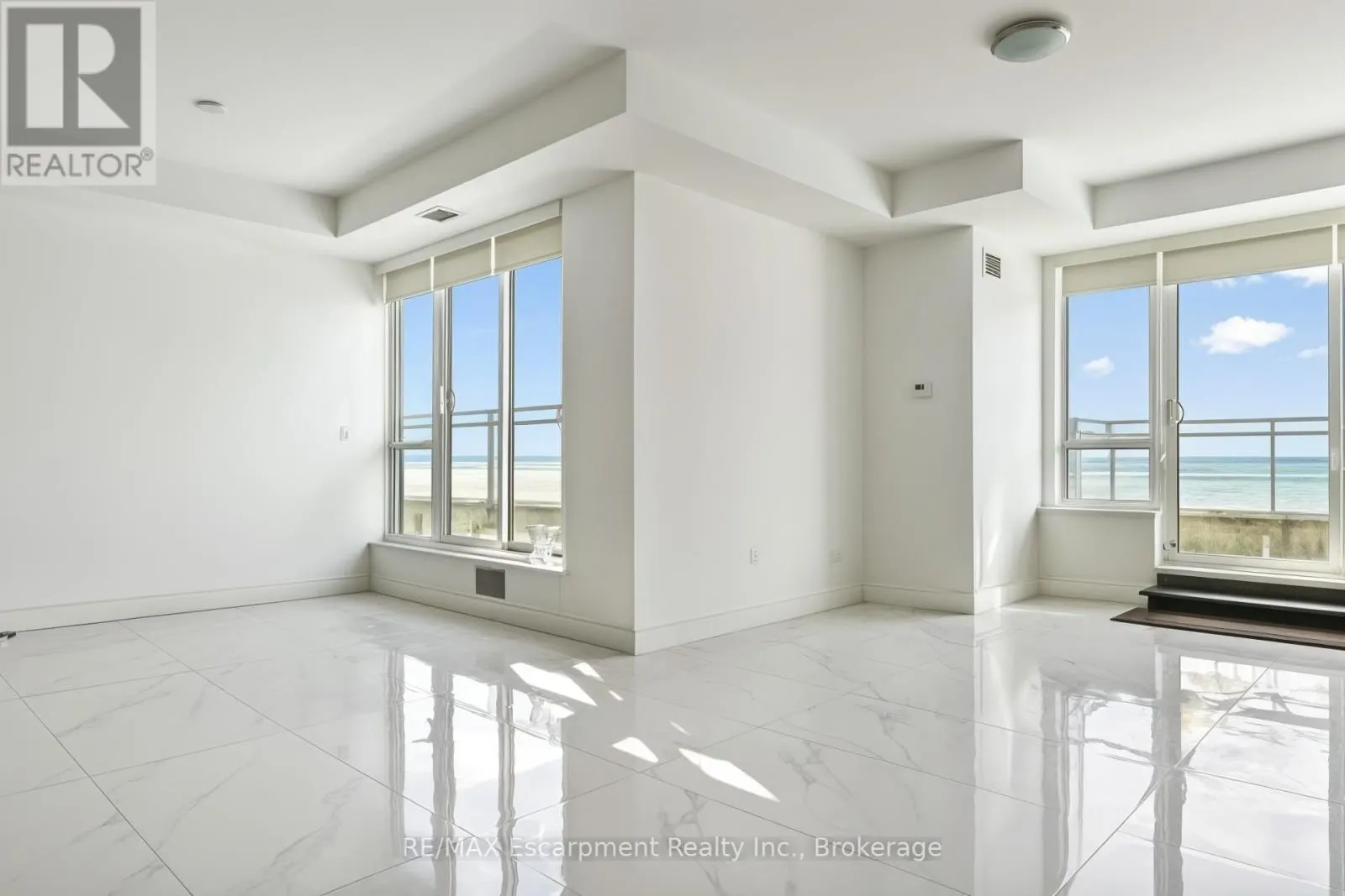 827 - 3500 LAKESHORE ROAD W, #827