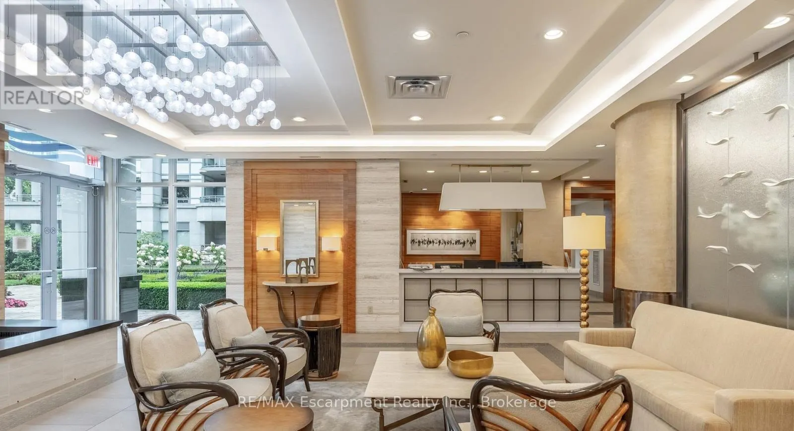 827 - 3500 LAKESHORE ROAD W, #827