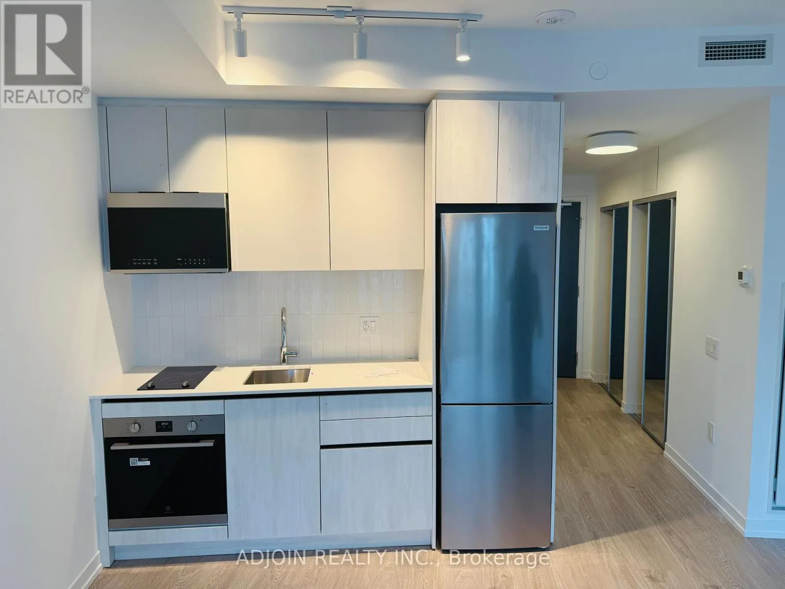 612 - 2485 EGLINTON AVENUE