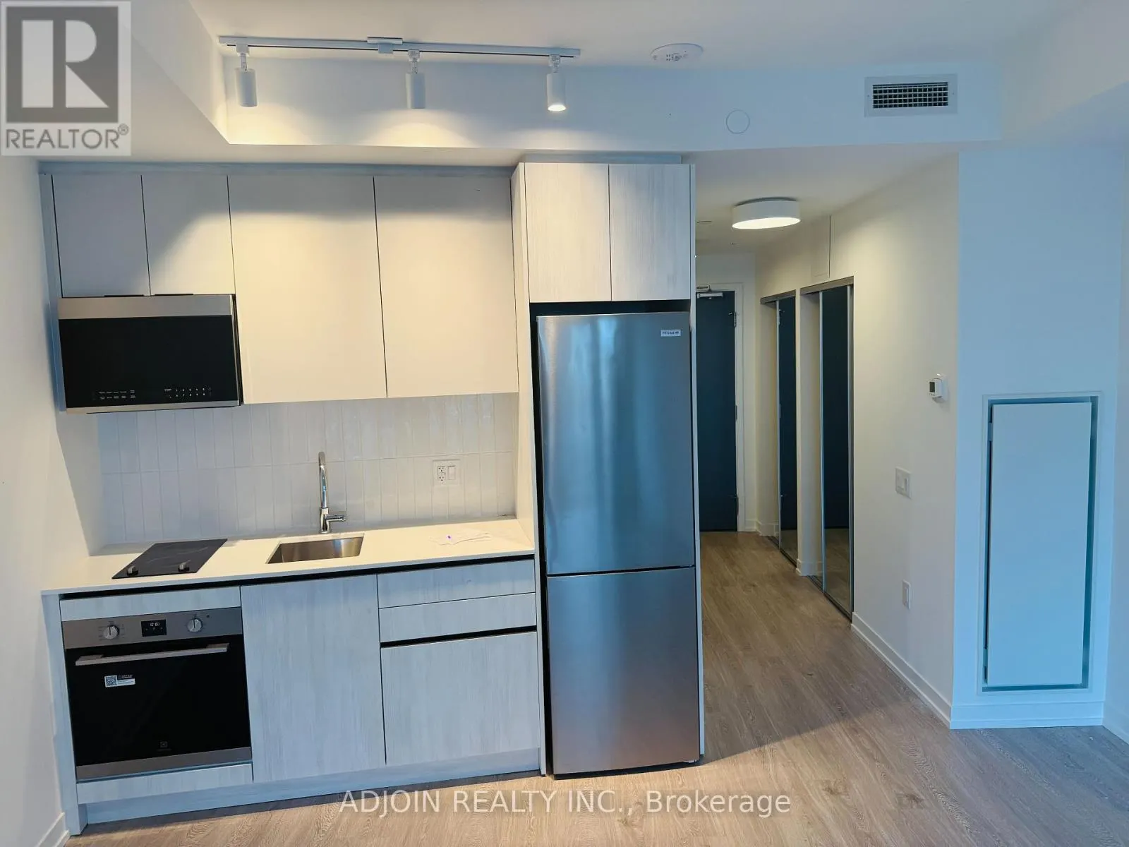 612 - 2485 EGLINTON AVENUE
