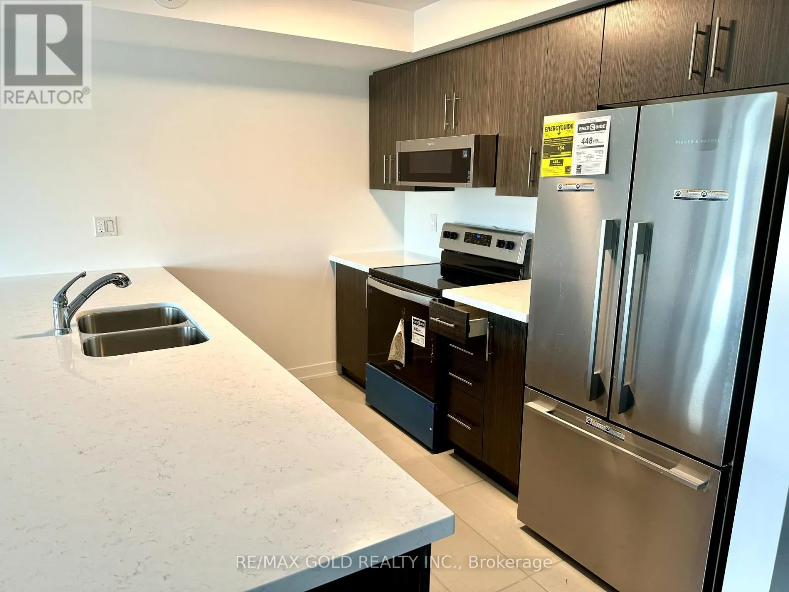 9 - 155 VETERANS DRIVE N