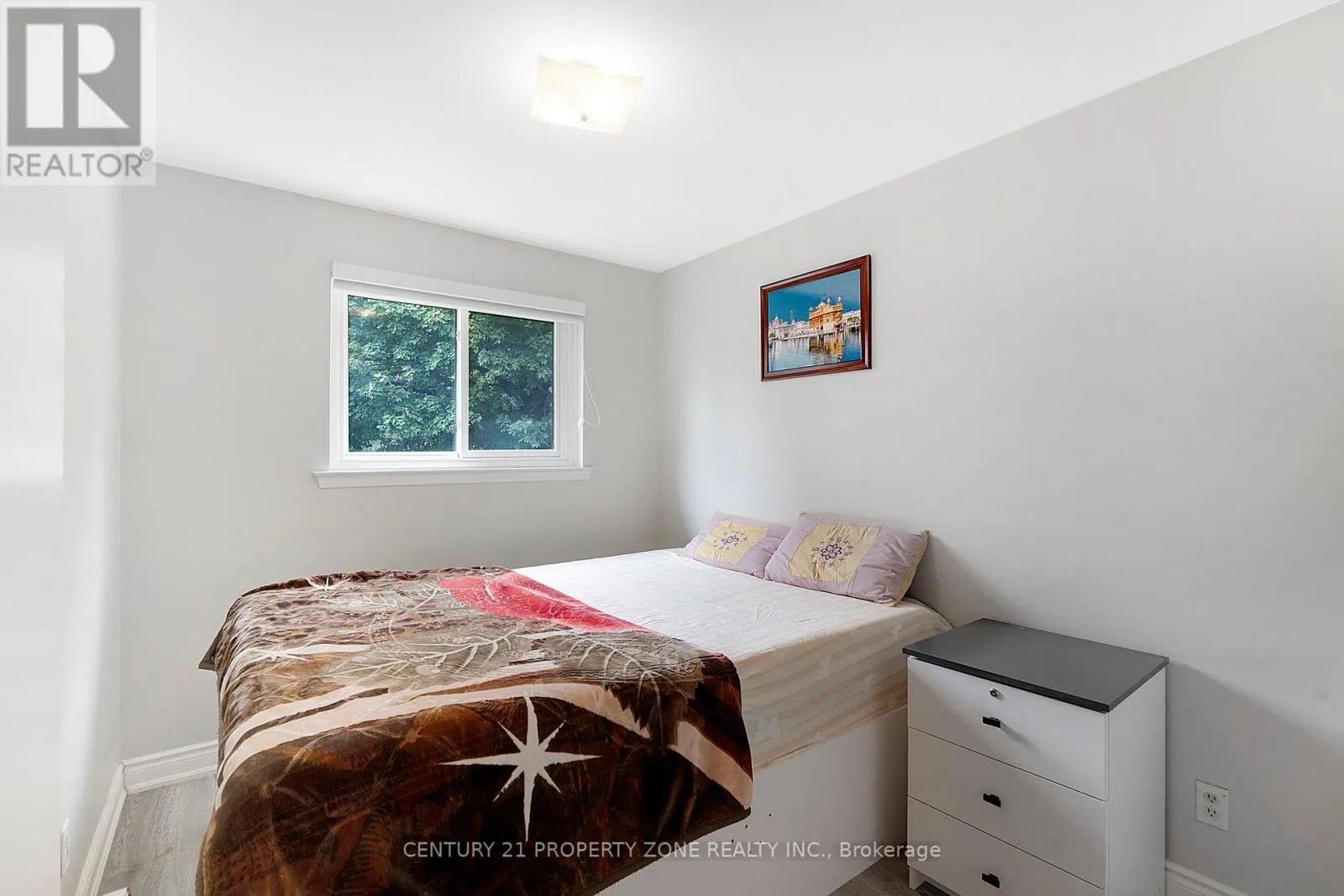 29 FINCHLEY CRESCENT