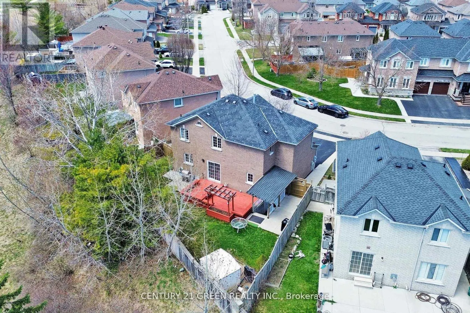 26 DOLPHIN SONG CRESCENT