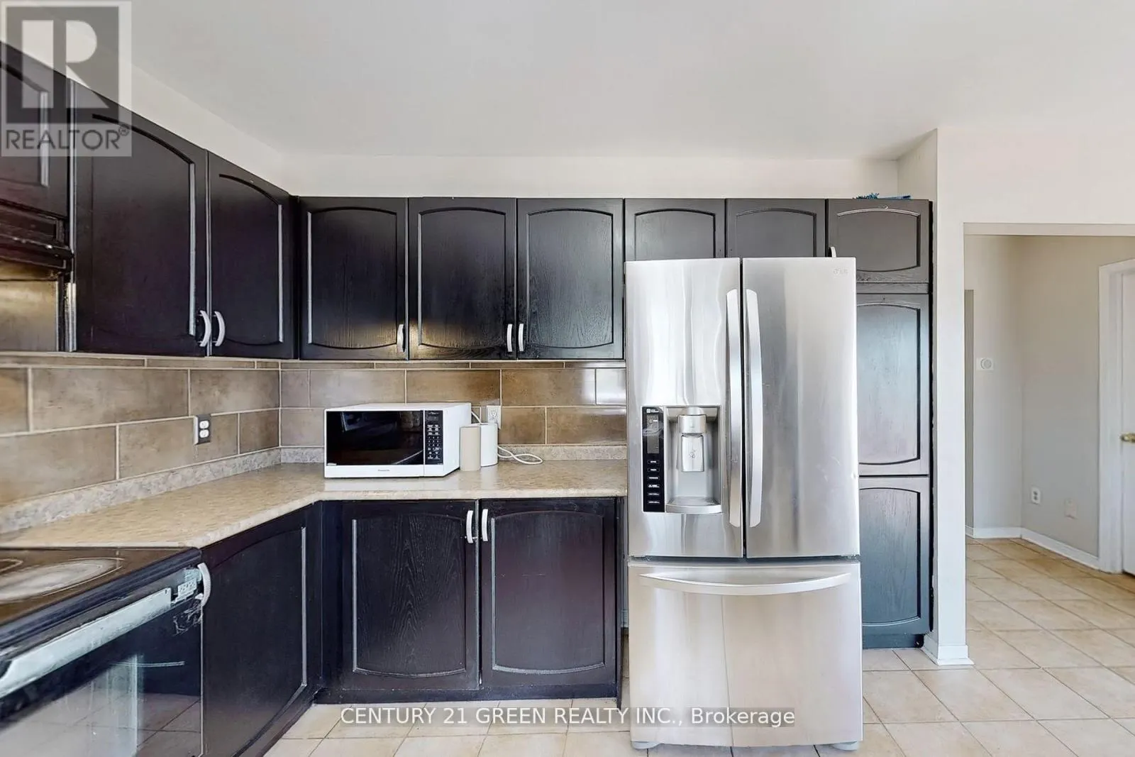 26 DOLPHIN SONG CRESCENT