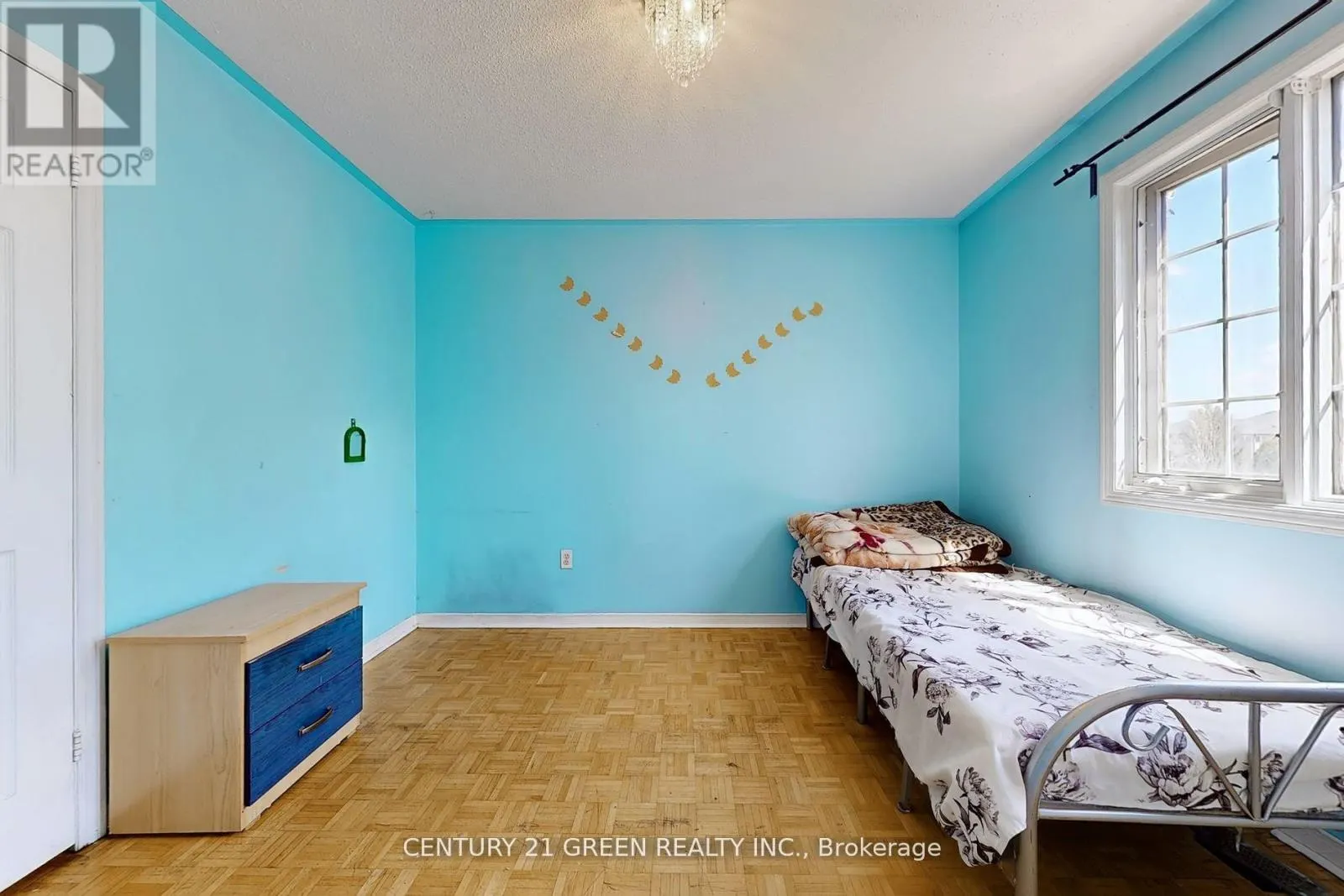 26 DOLPHIN SONG CRESCENT