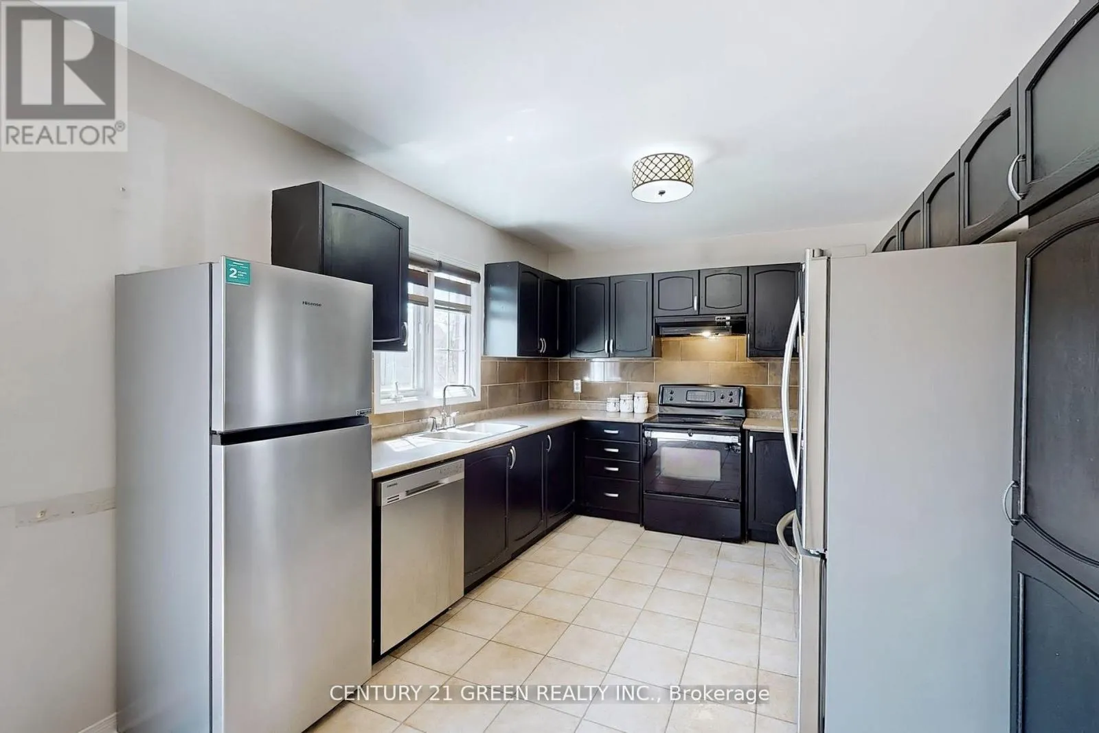 26 DOLPHIN SONG CRESCENT
