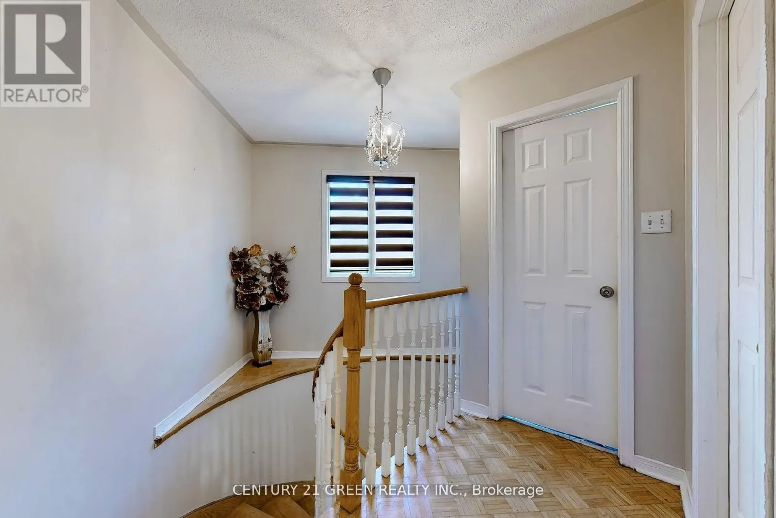 26 DOLPHIN SONG CRESCENT