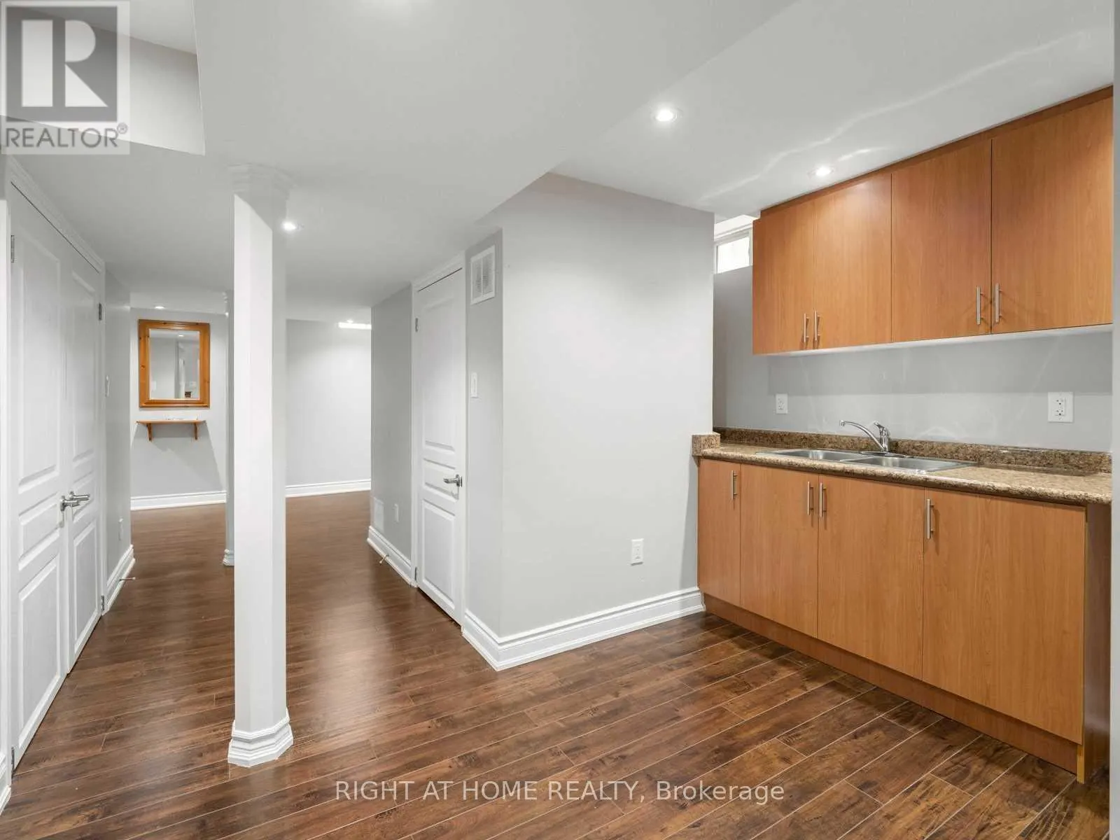 5555 BRIDGEPORT GATE