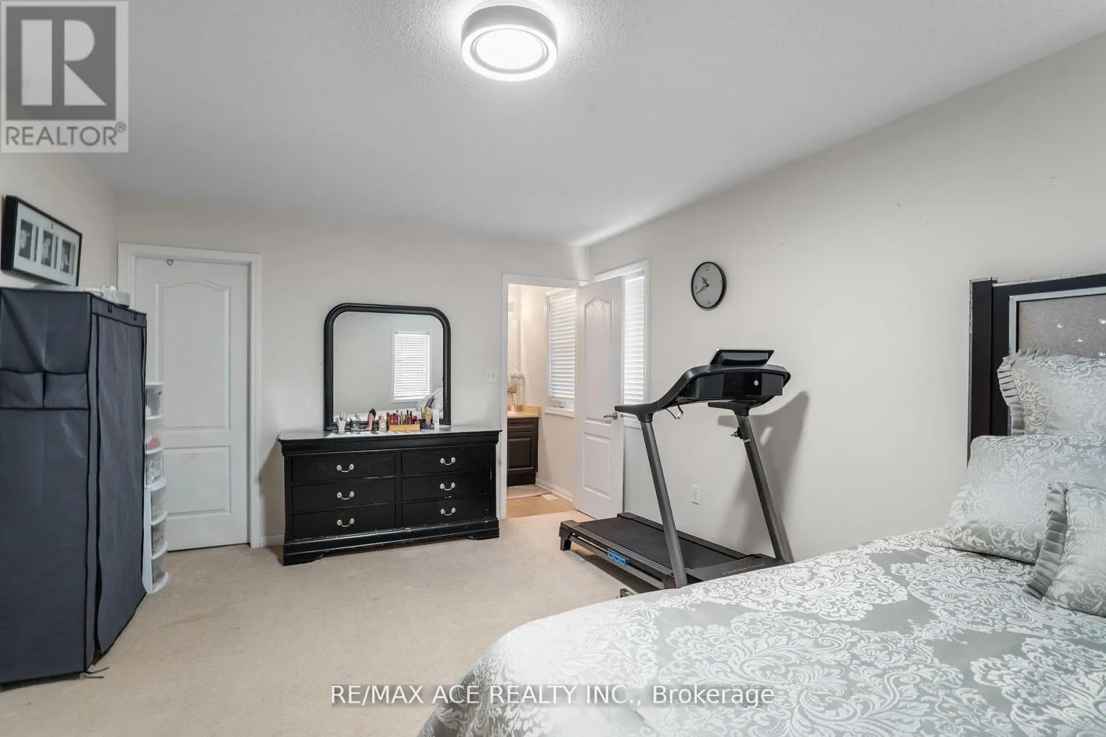22 APPLE VALLEY WAY
