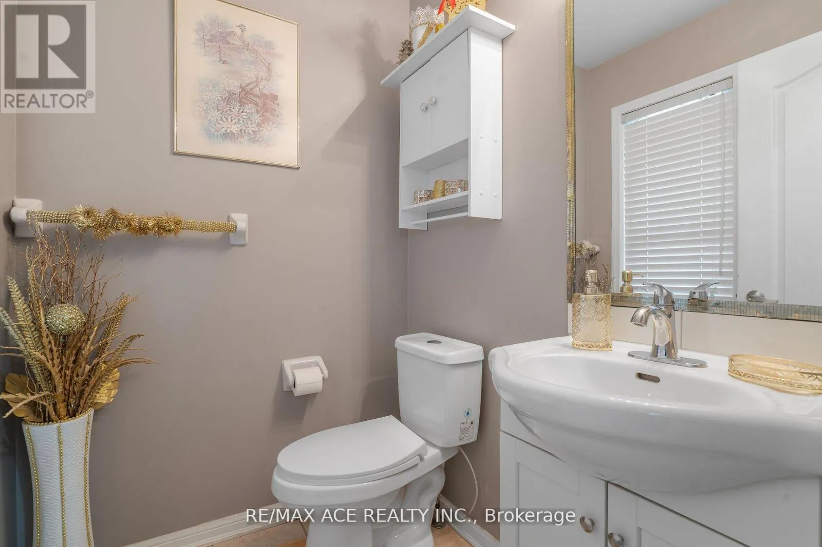 22 APPLE VALLEY WAY