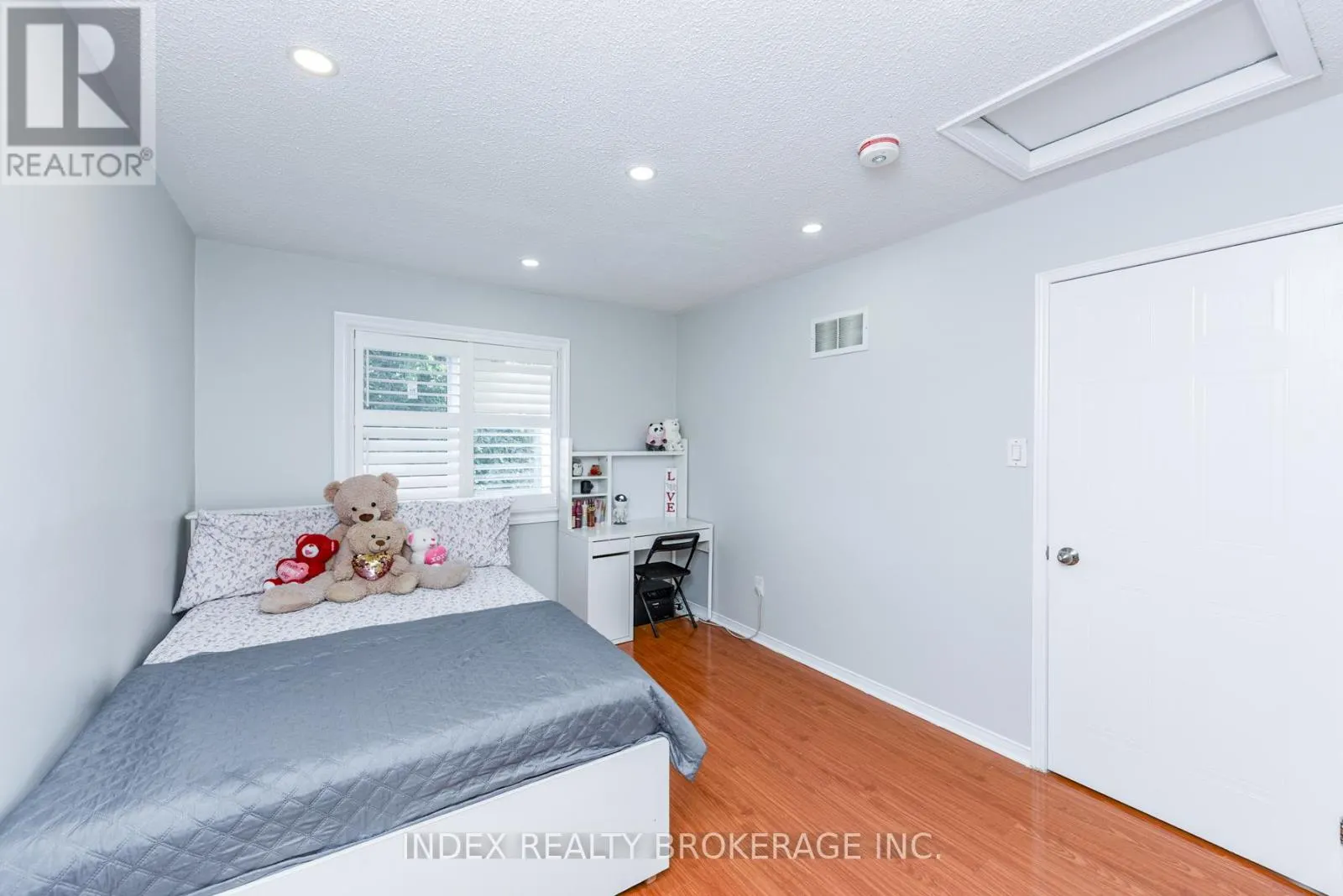 81 MULLIS CRESCENT