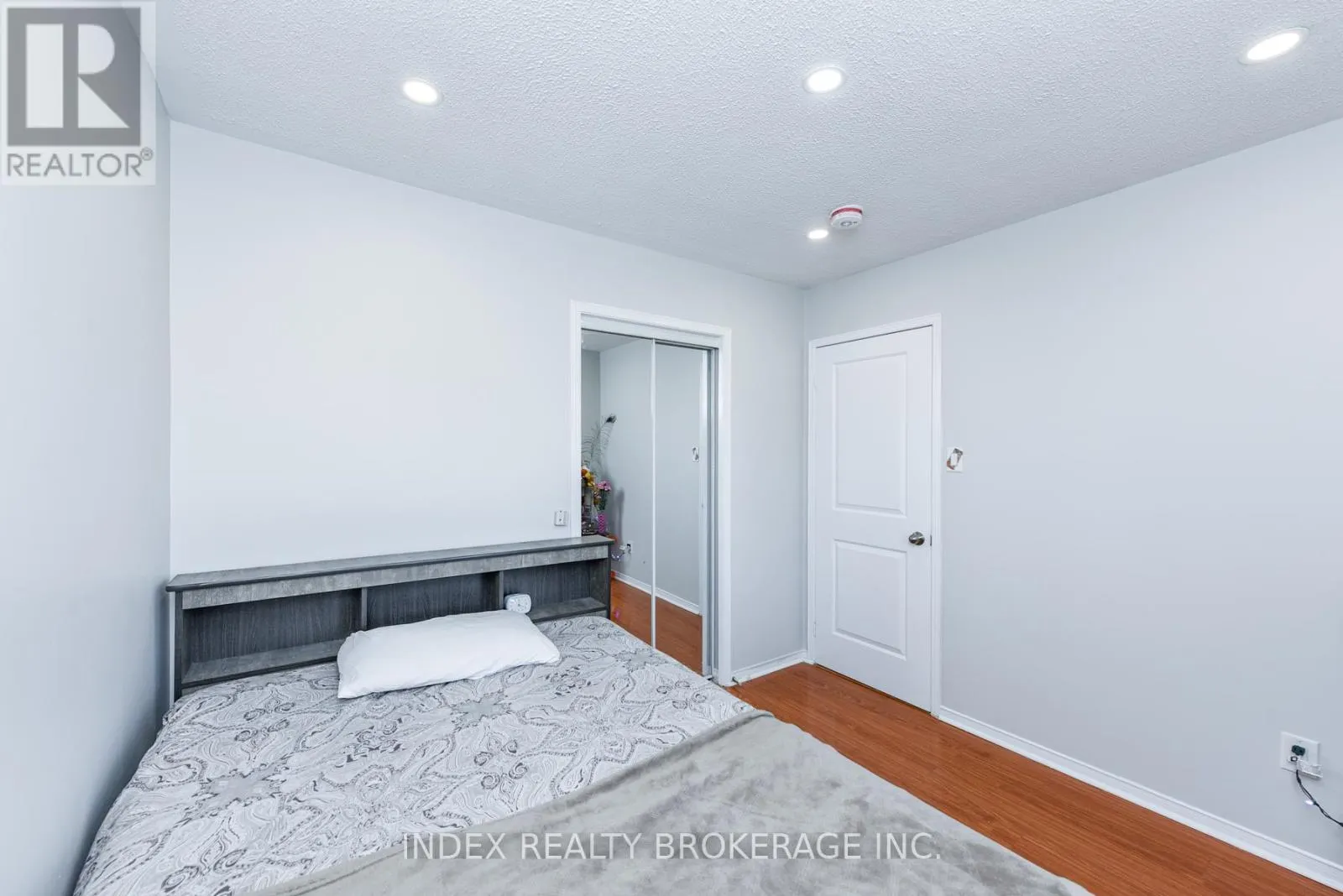 81 MULLIS CRESCENT