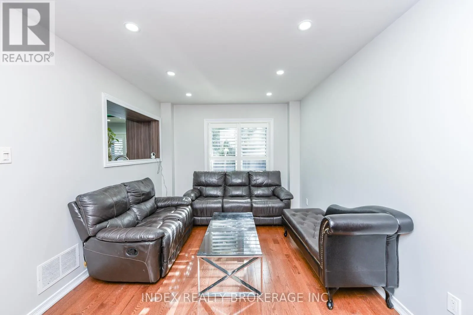 81 MULLIS CRESCENT