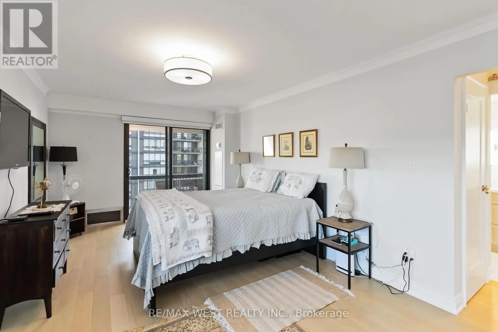 1108 - 2185 MARINE DRIVE