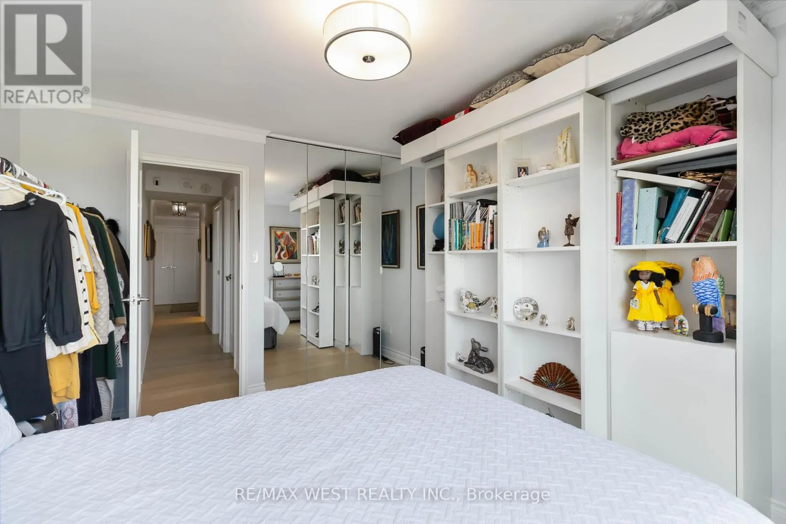 1108 - 2185 MARINE DRIVE