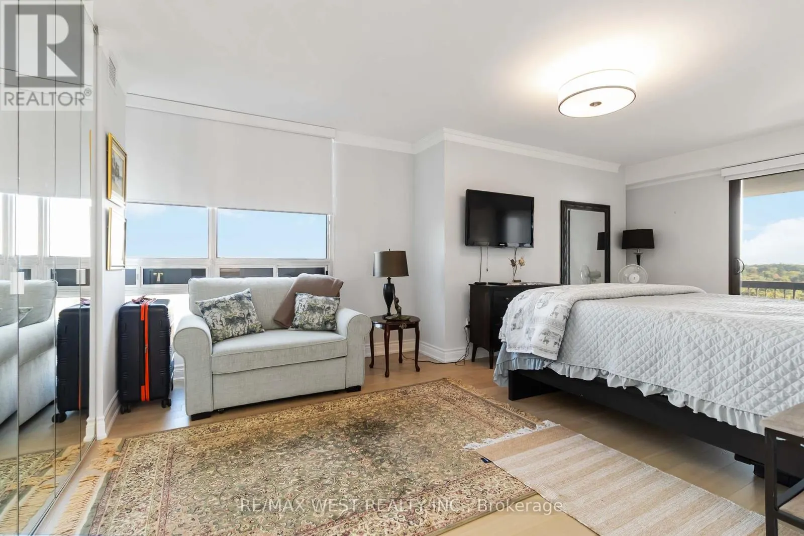 1108 - 2185 MARINE DRIVE