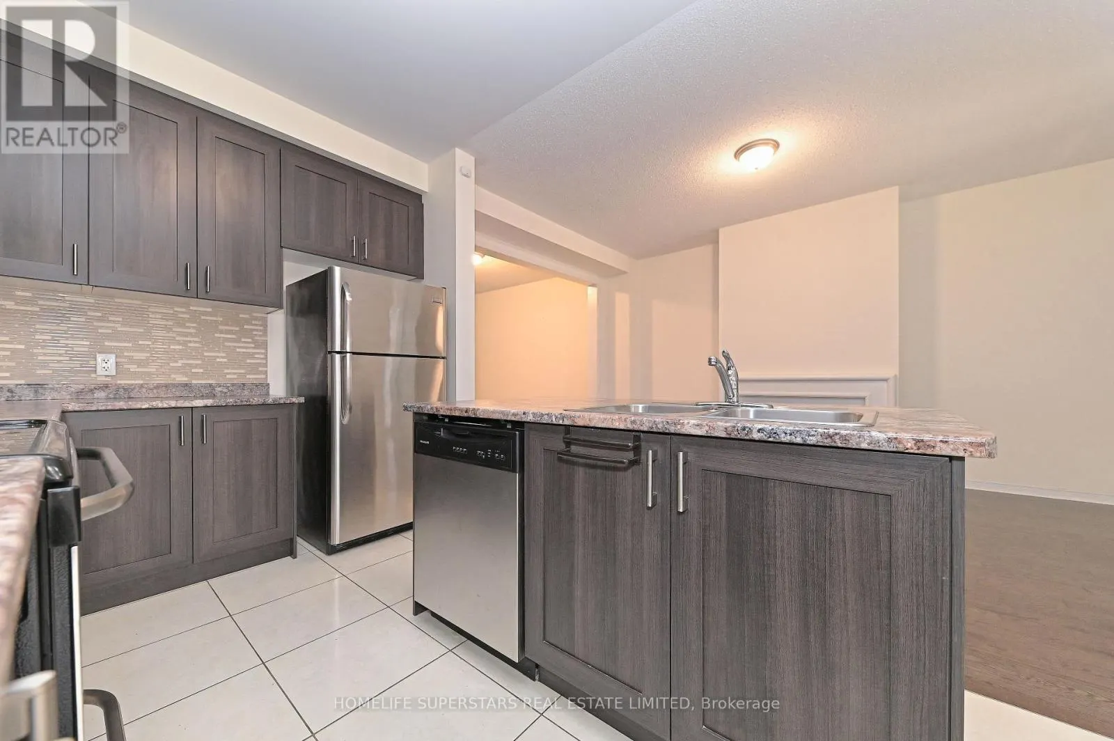 9 YELLOWKNIFE ROAD