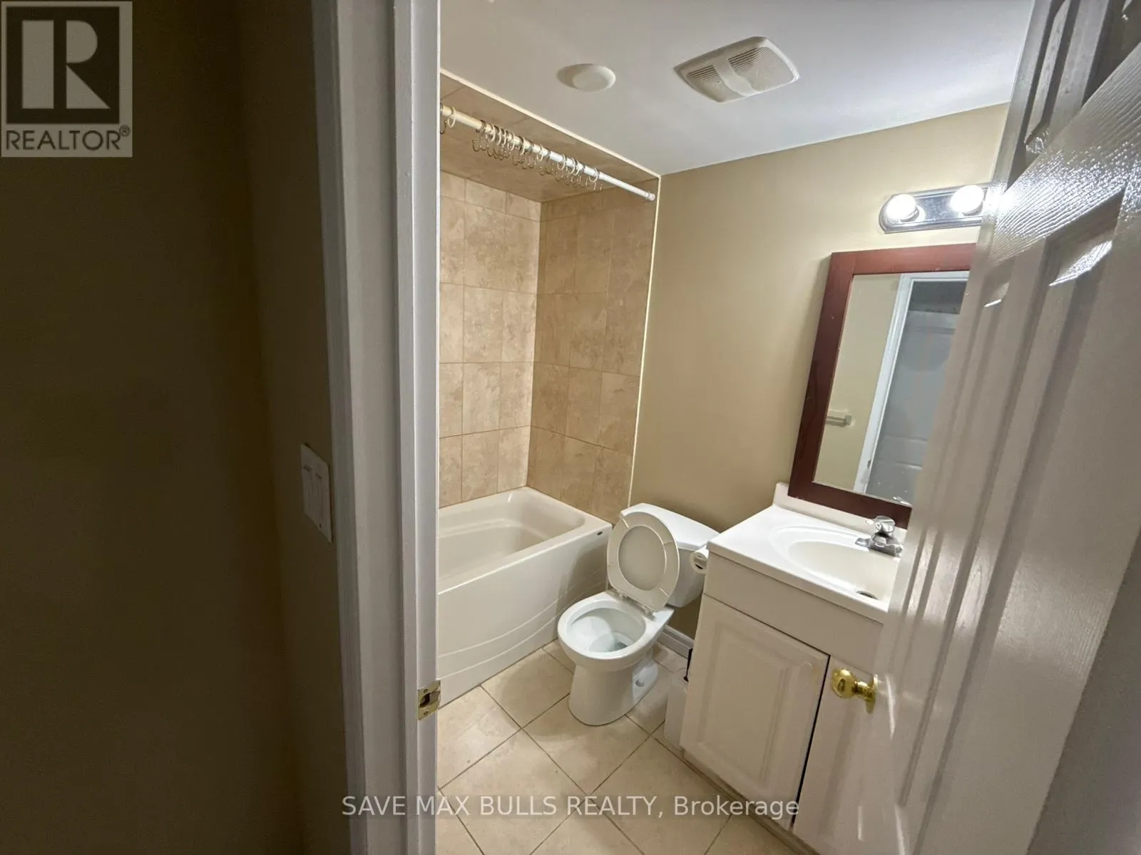BASEMENT - 652 LOTT CRESCENT