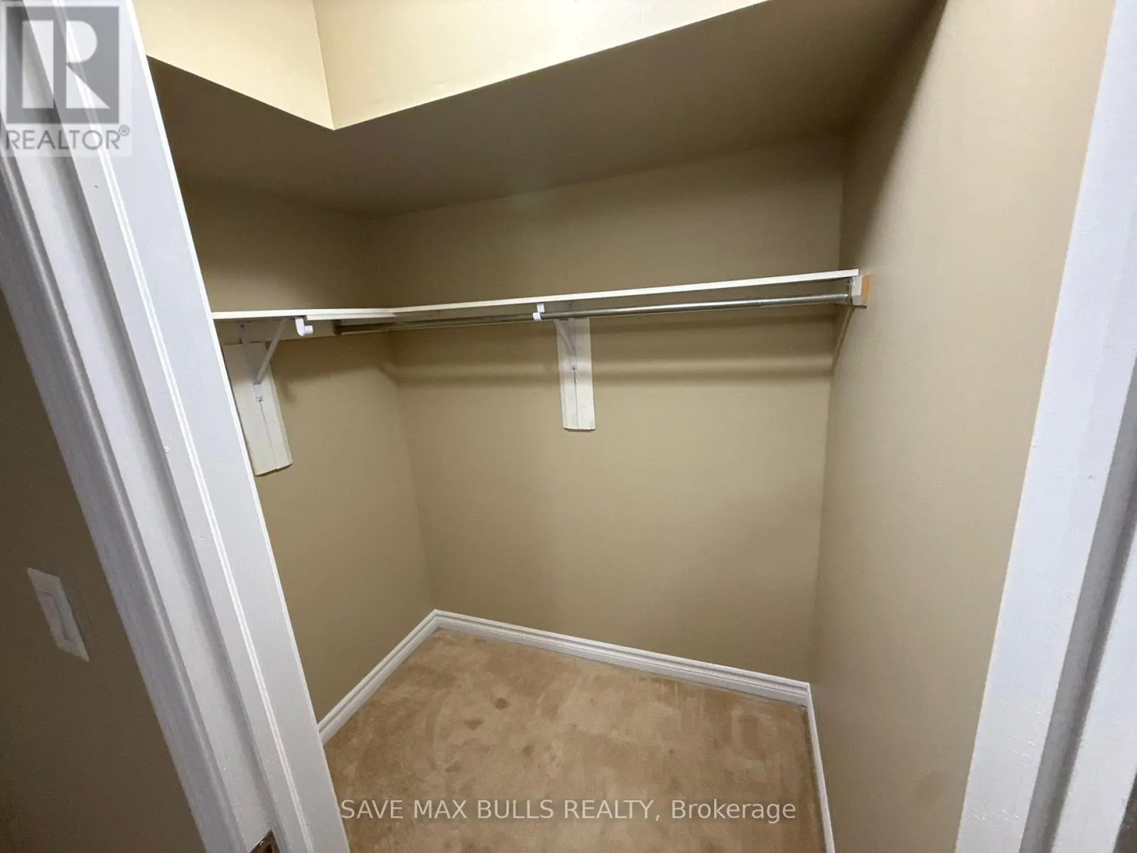 BASEMENT - 652 LOTT CRESCENT
