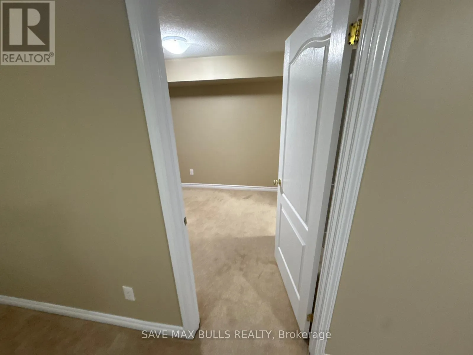 BASEMENT - 652 LOTT CRESCENT