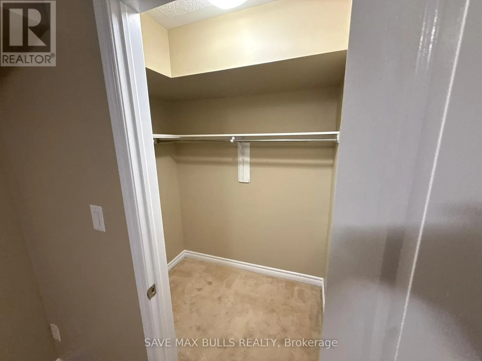 BASEMENT - 652 LOTT CRESCENT
