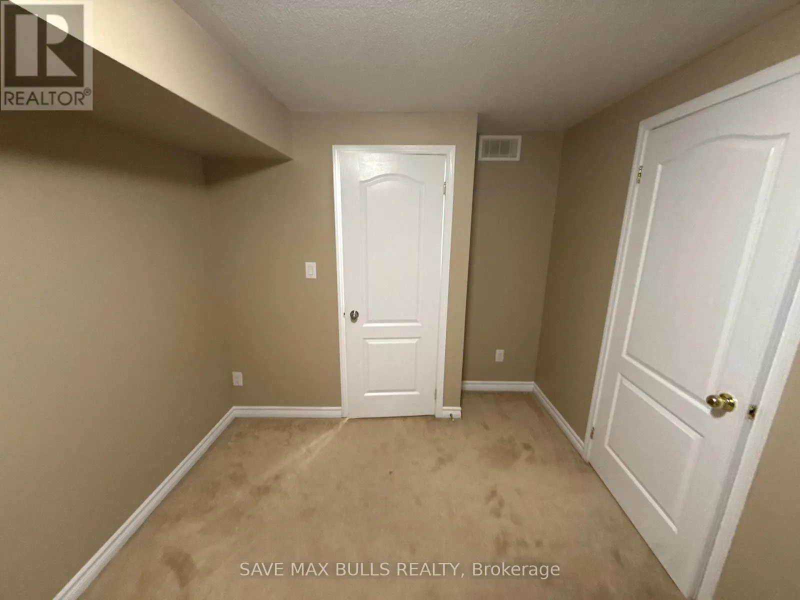 BASEMENT - 652 LOTT CRESCENT
