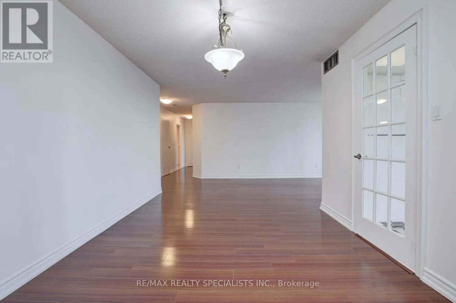 502 - 550 WEBB DRIVE