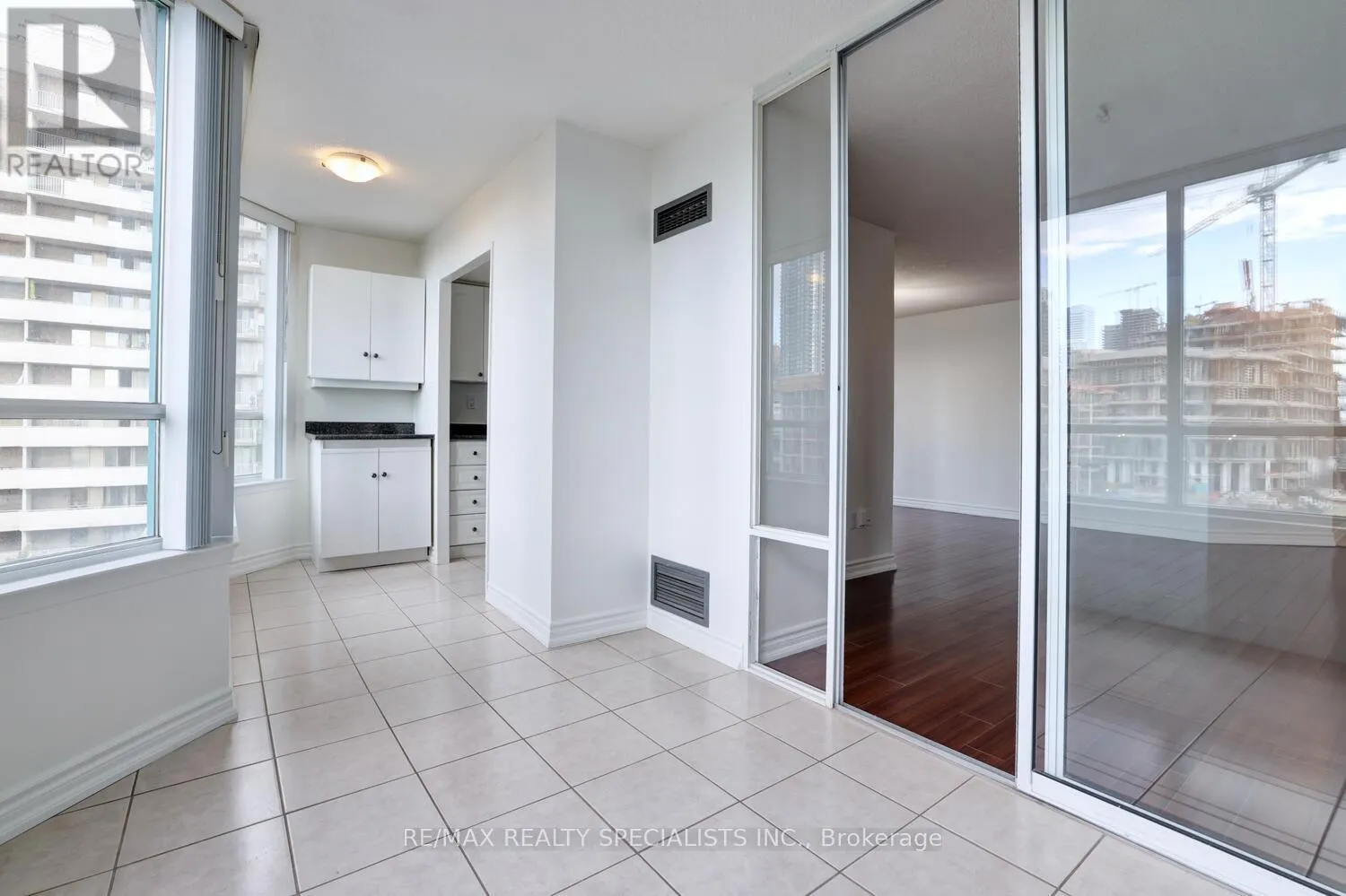 502 - 550 WEBB DRIVE