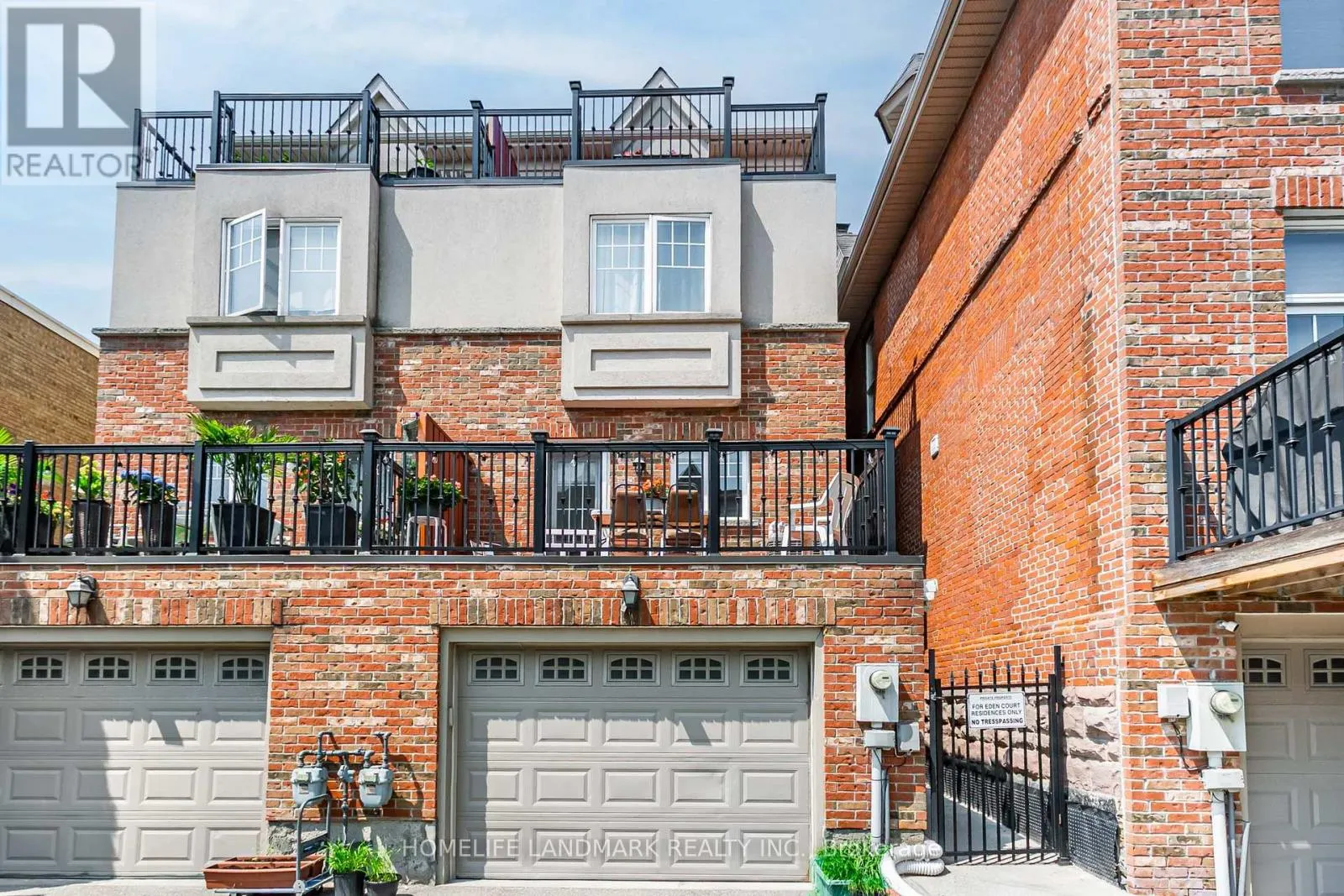 523B ROYAL YORK ROAD