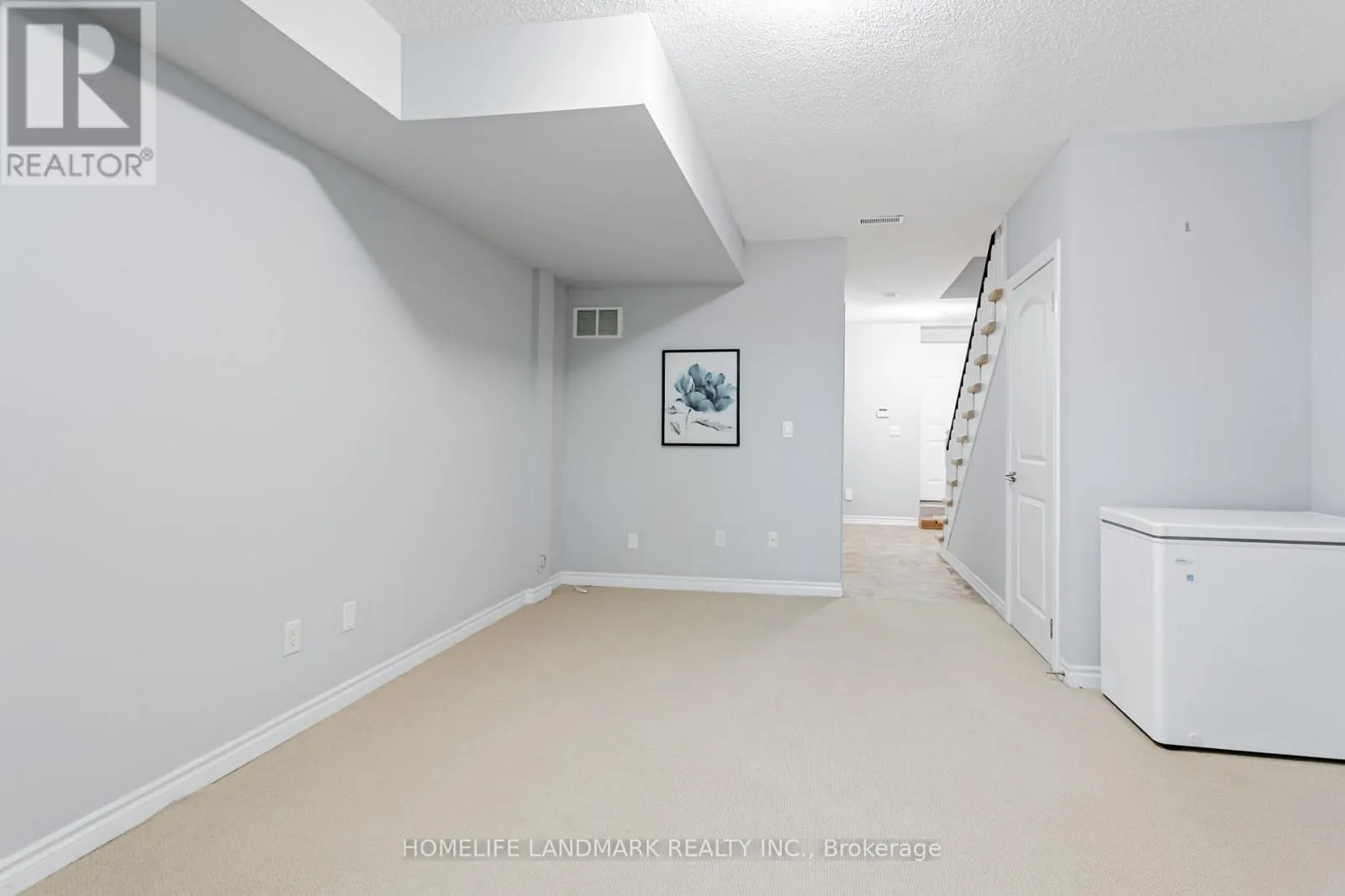 523B ROYAL YORK ROAD